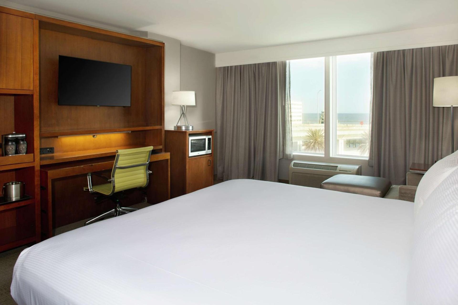 DoubleTree by Hilton Biloxi photo 34