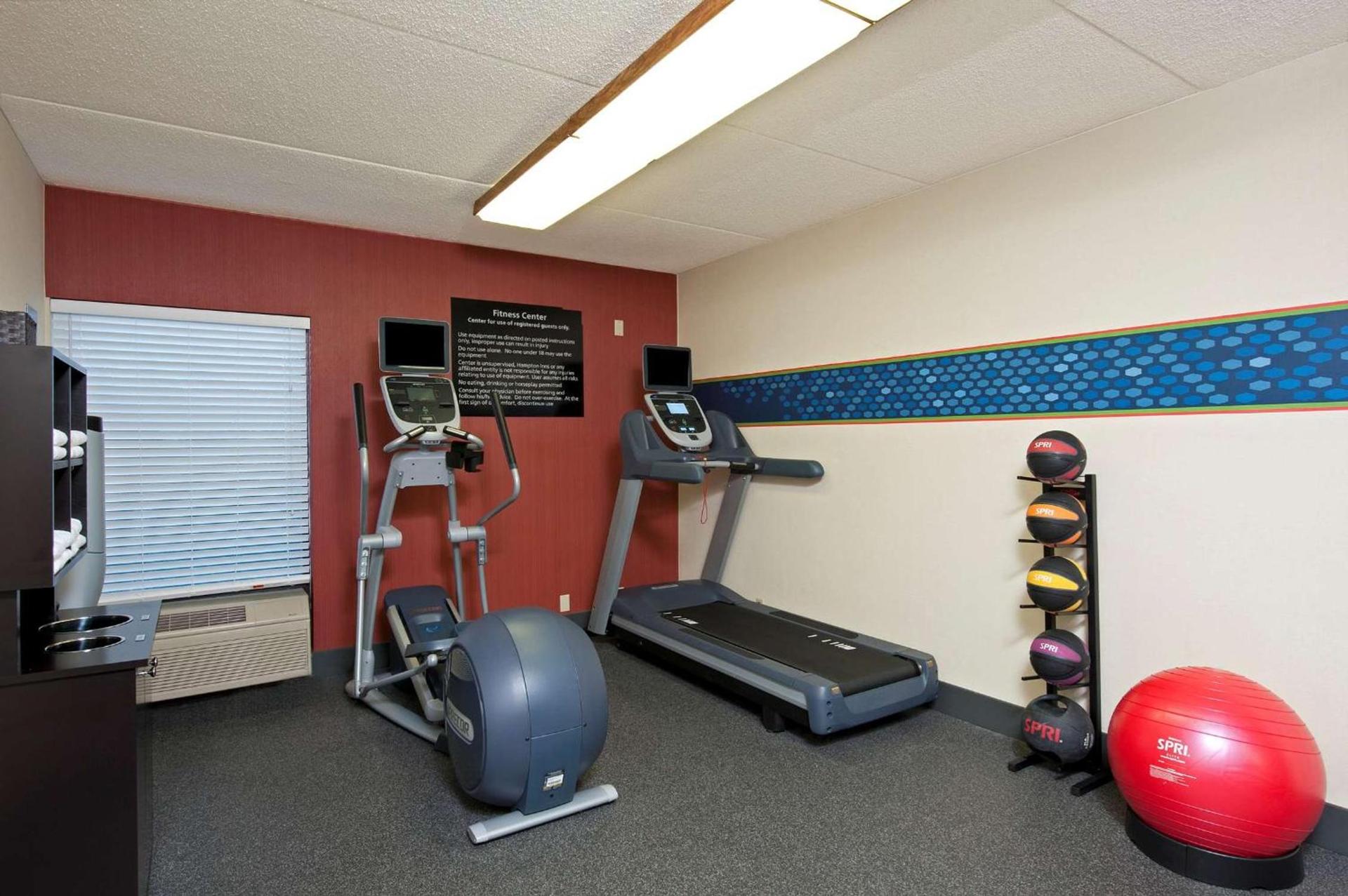 Hampton Inn Bloomington photo 30