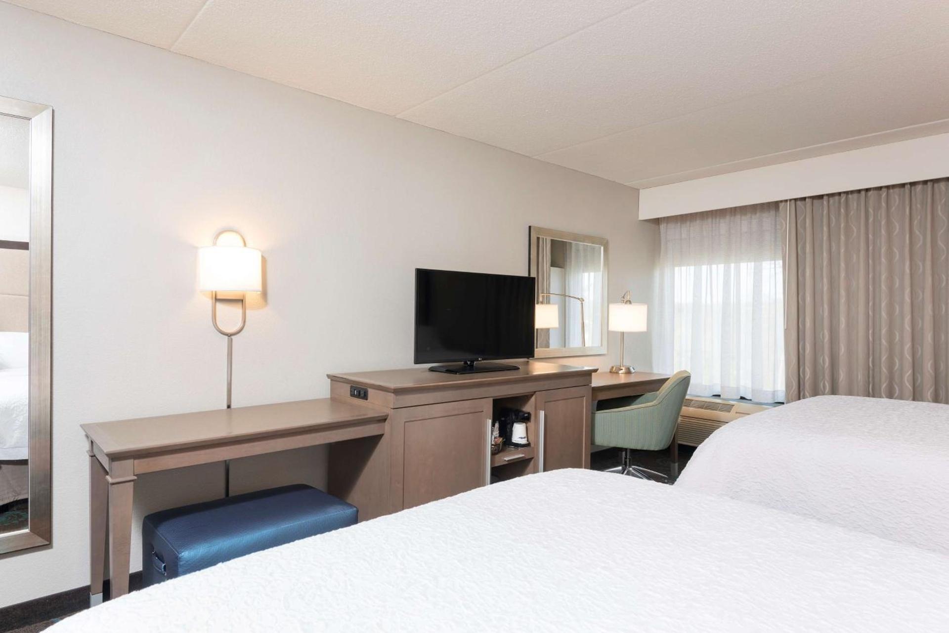Hampton Inn Bloomington photo 44