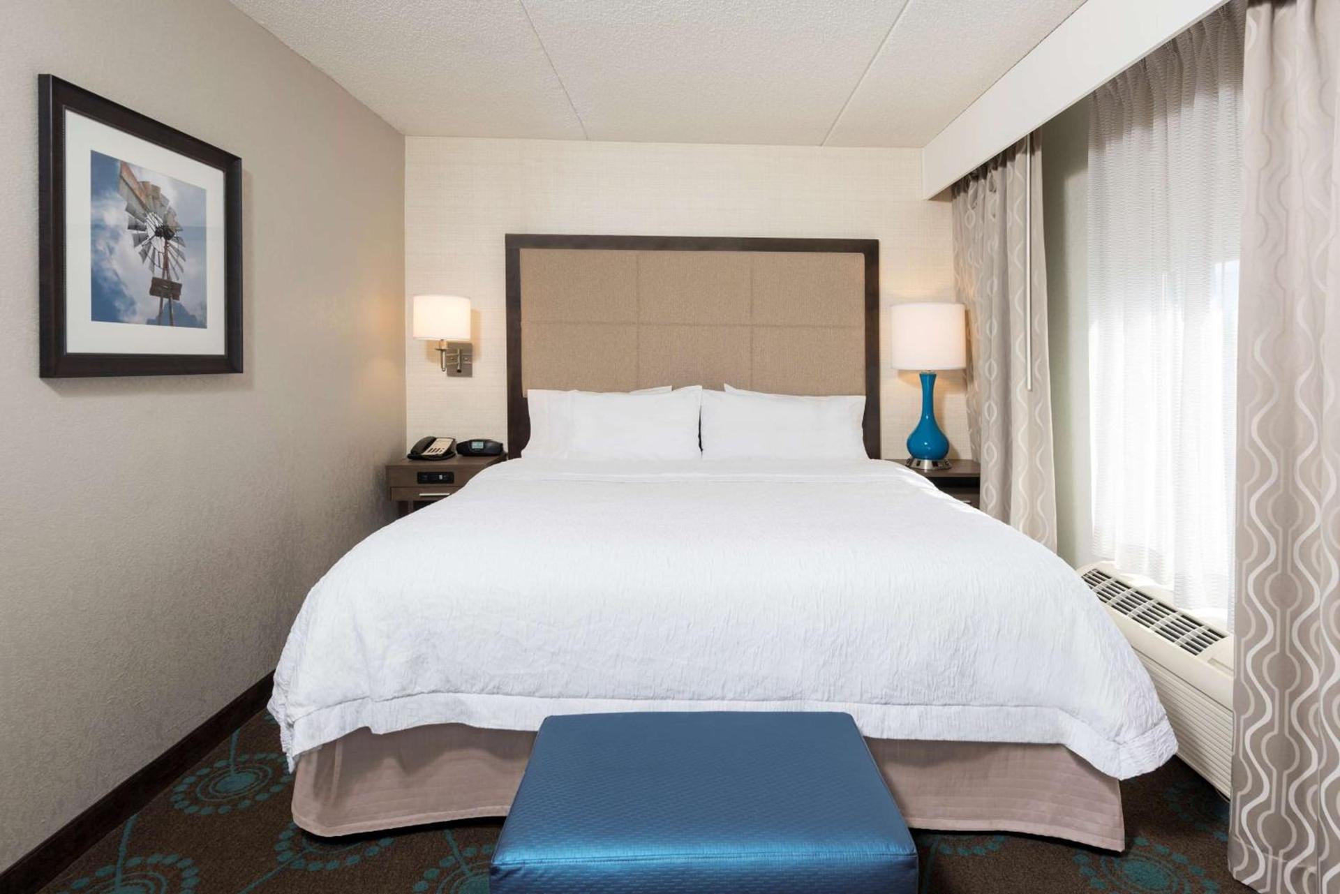 Hampton Inn Bloomington photo 47