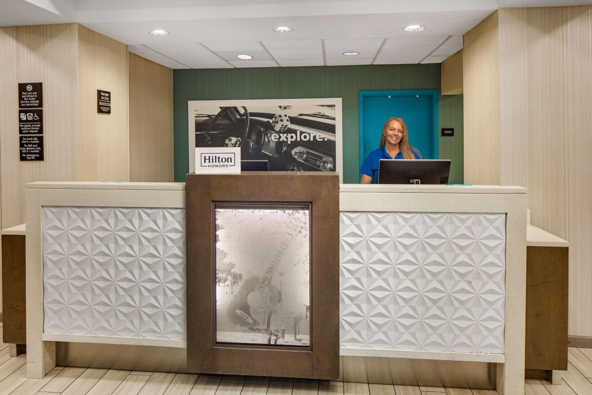 Hampton Inn & Suites Nashville-Airport photo 4