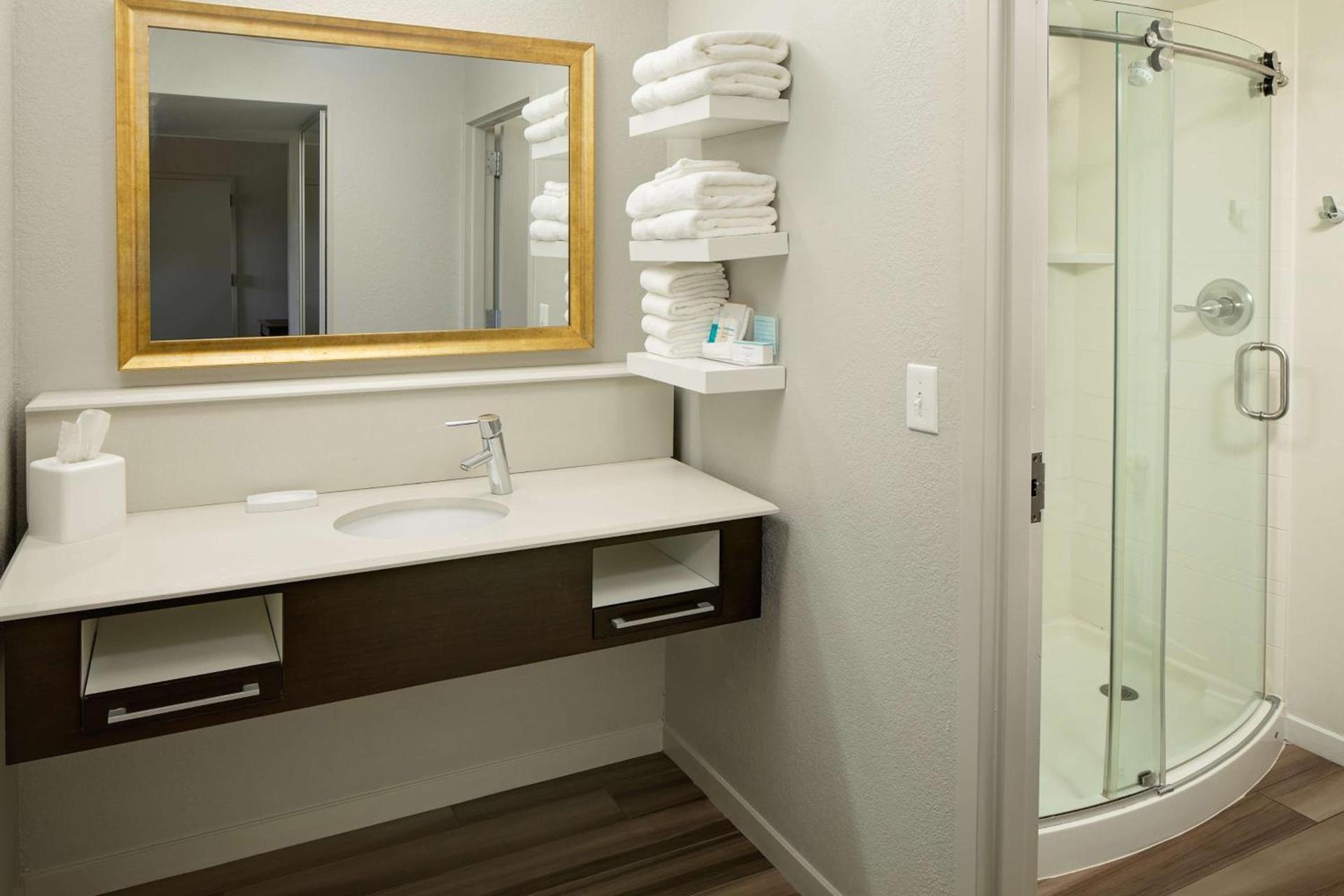 Hampton Inn & Suites Nashville-Airport photo 21
