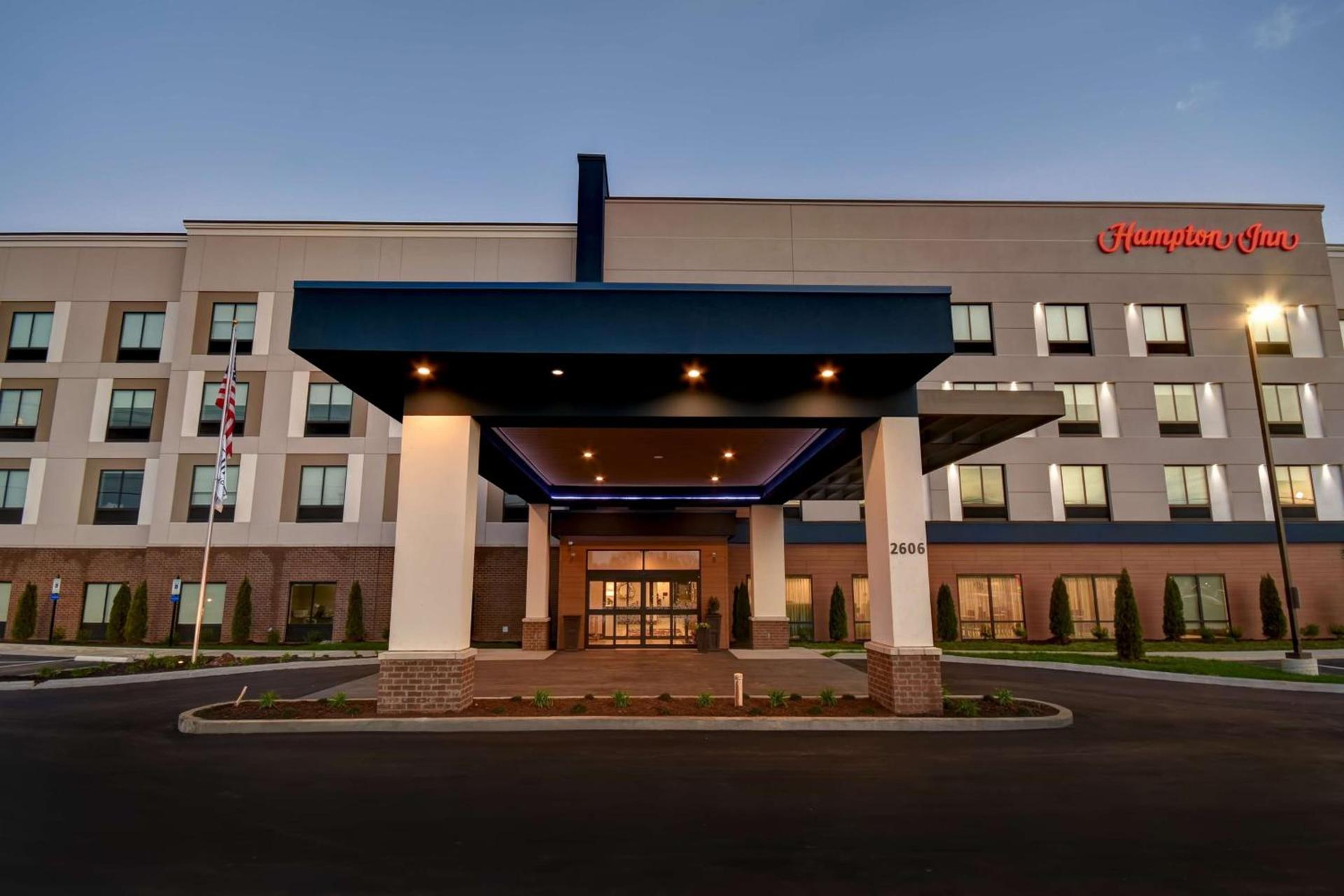 Hampton Inn Pleasant View photo 2