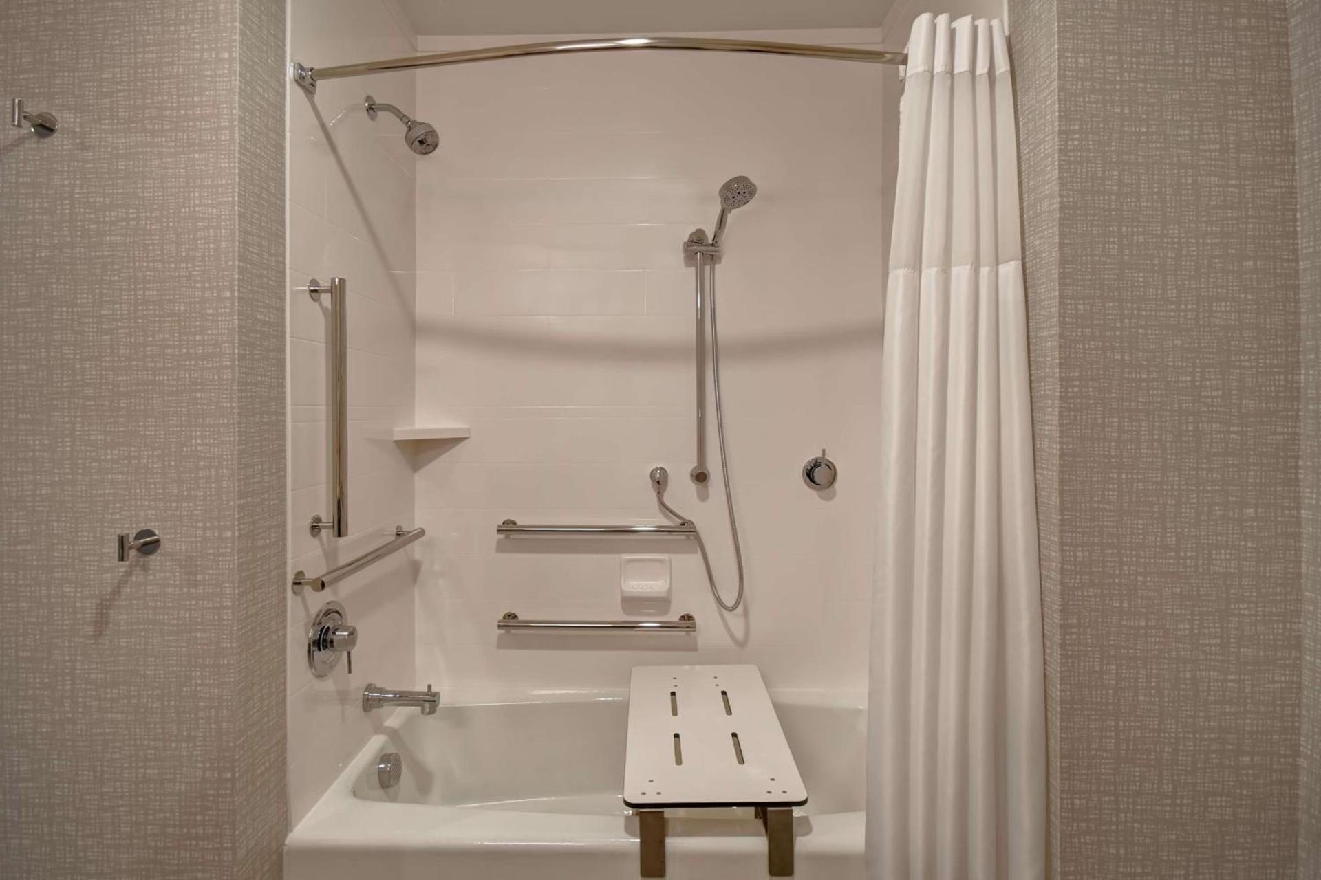 Hampton Inn Pleasant View photo 37