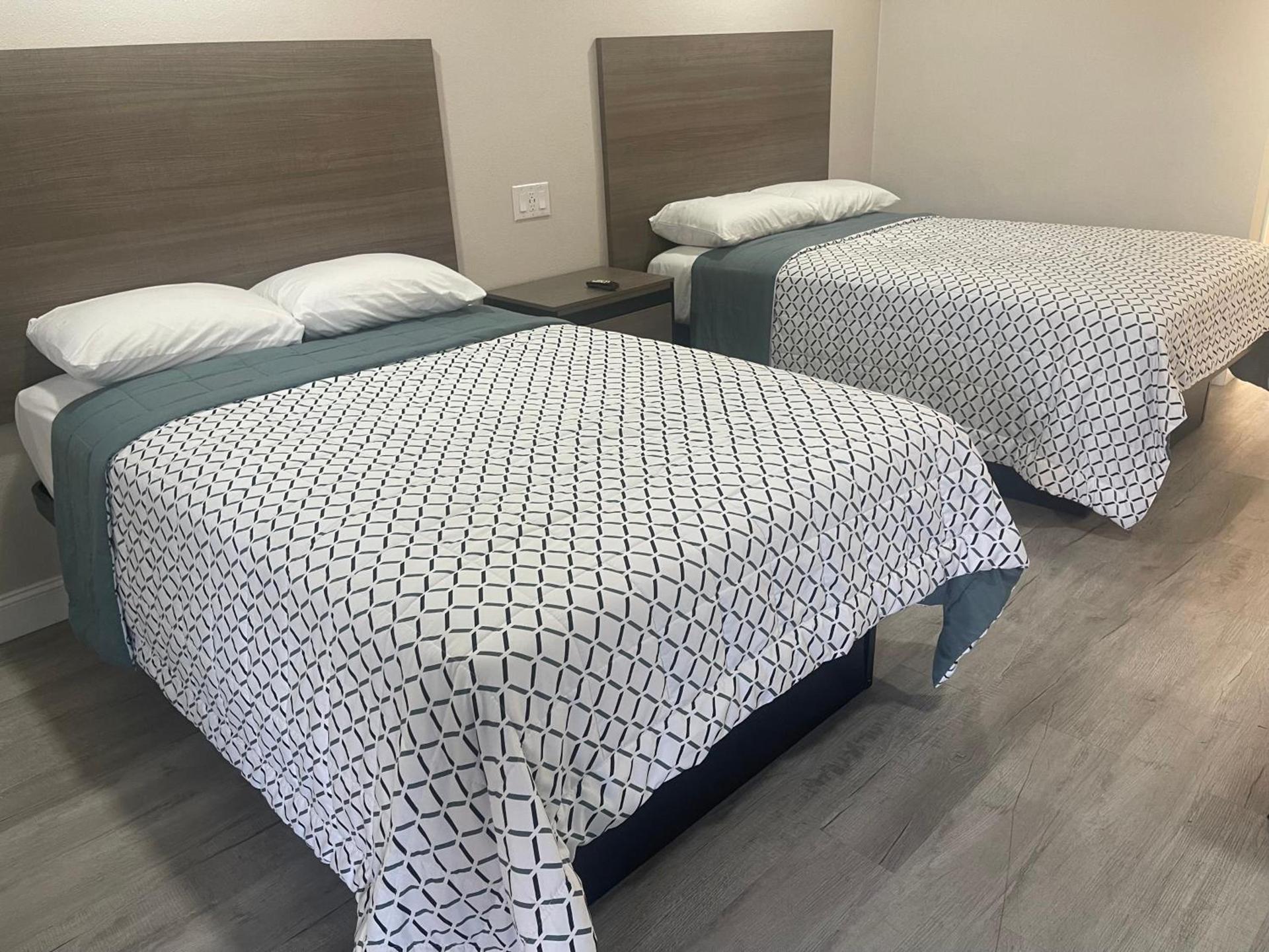 Town House Motel photo 13