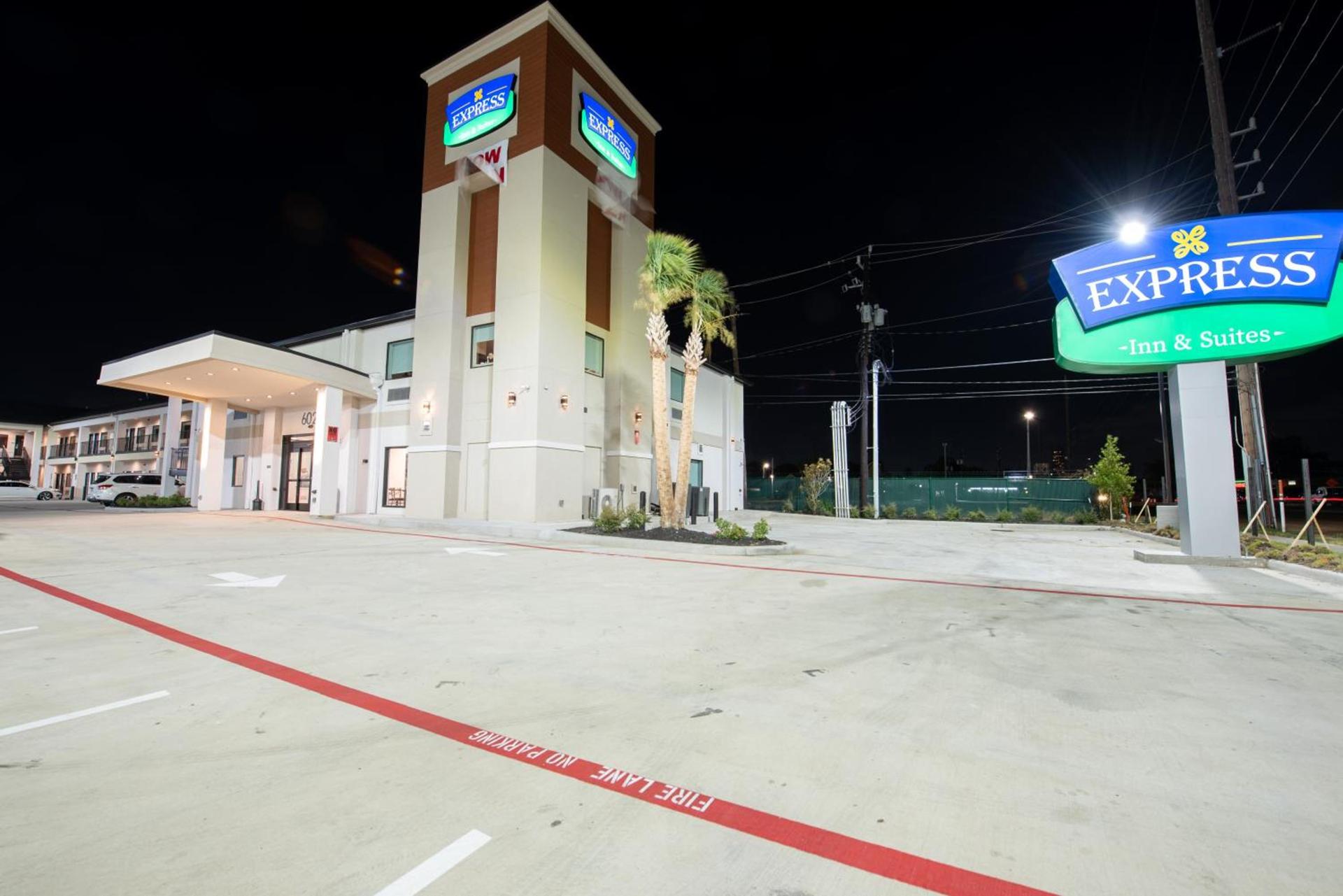 Express Inn & Suites photo 1
