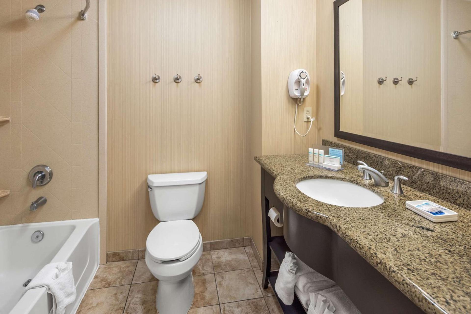 Hampton Inn & Suites Banning/Beaumont photo 31