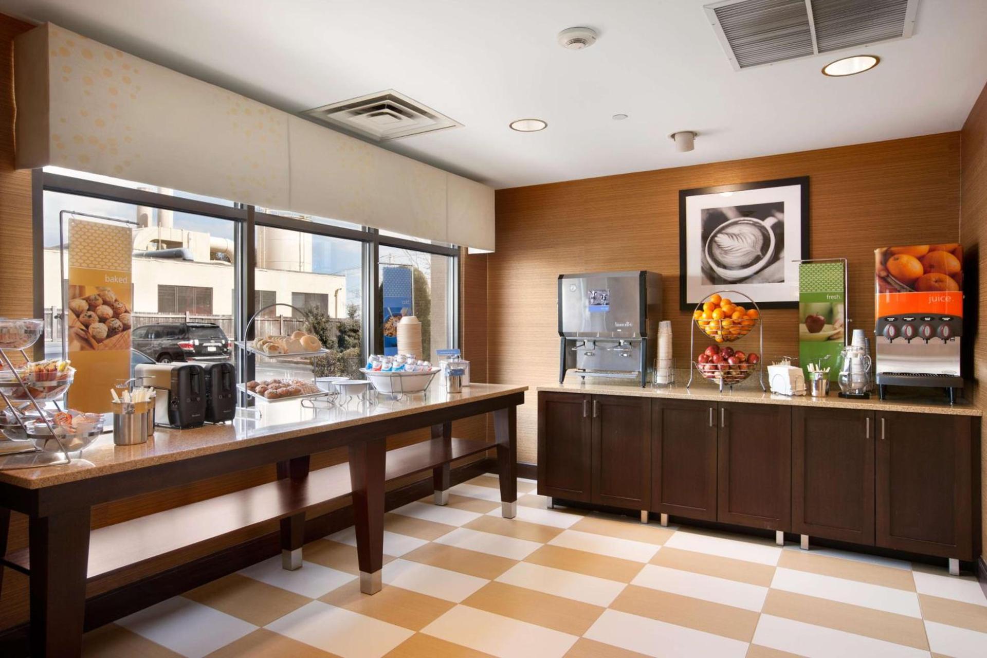 Hampton Inn Boston/Braintree photo 11