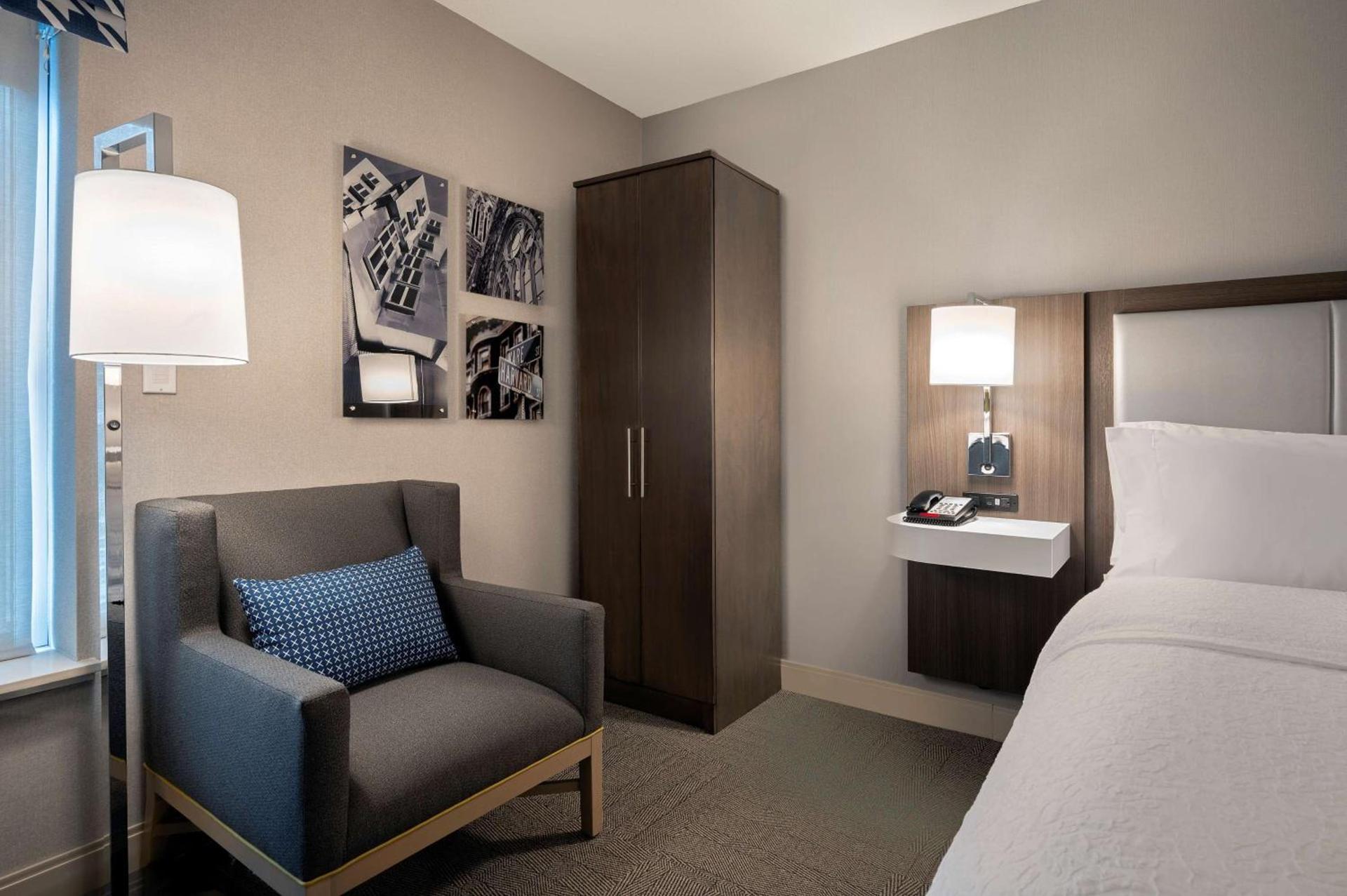 Hampton Inn by Hilton Boston/Cambridge photo 16
