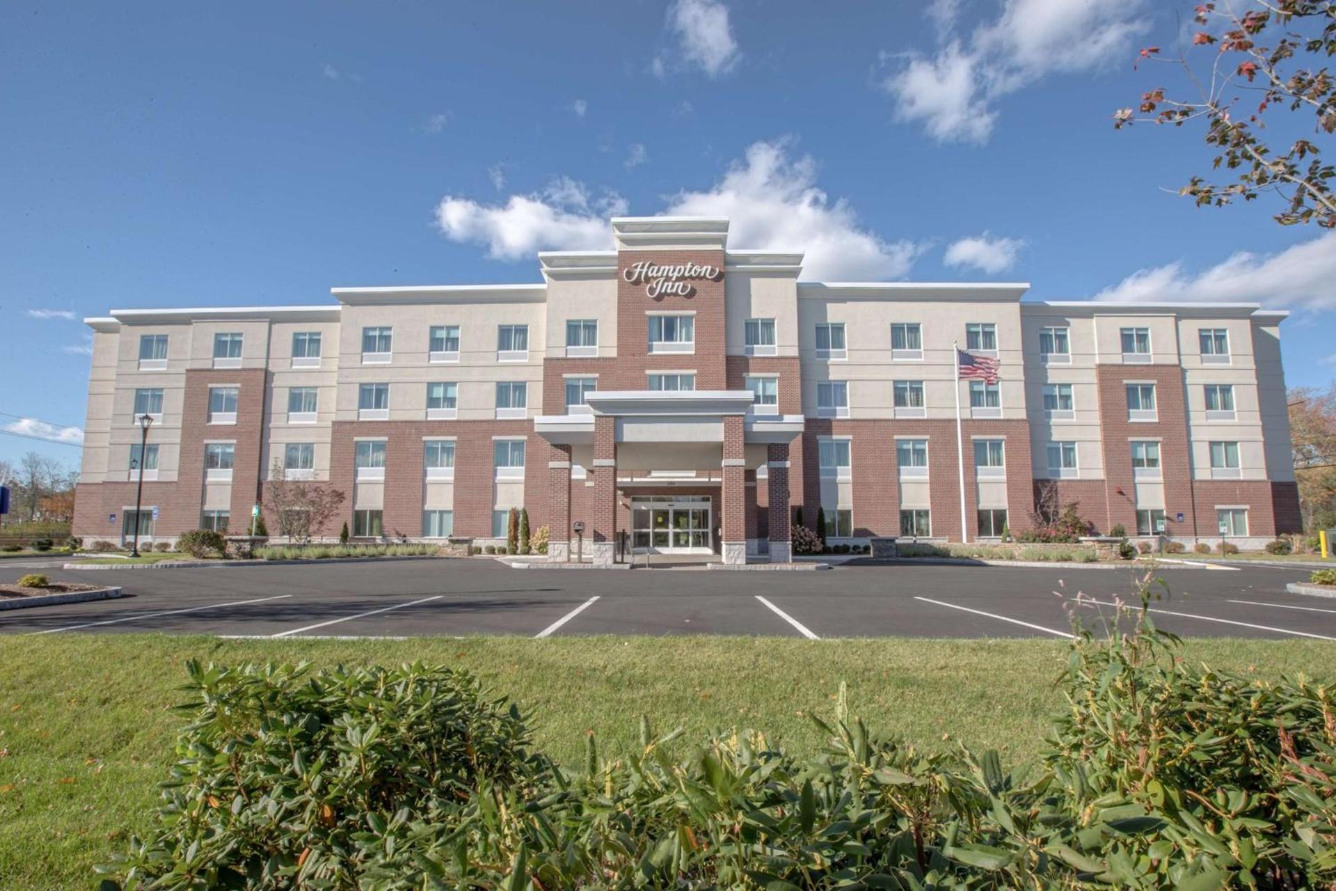 Hampton Inn by Hilton Amesbury, MA photo 1