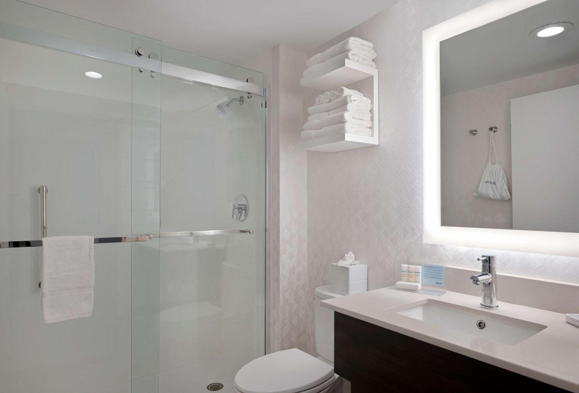 Hampton Inn by Hilton Boston/Cambridge photo 24