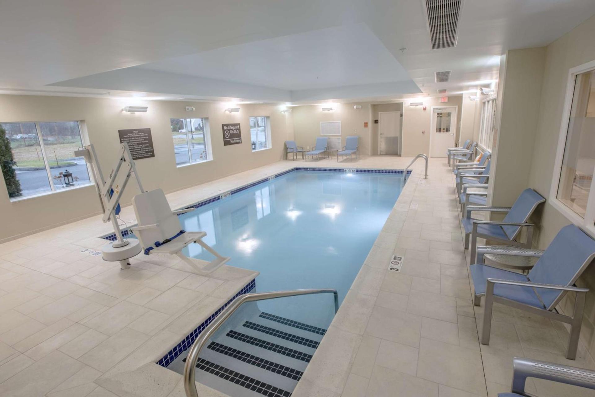 Hampton Inn by Hilton Amesbury, MA photo 6