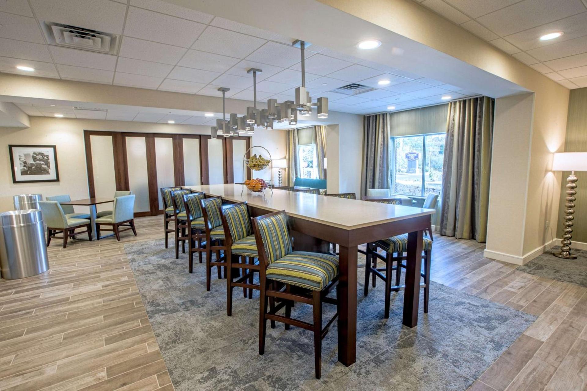 Hampton Inn by Hilton Amesbury, MA photo 9