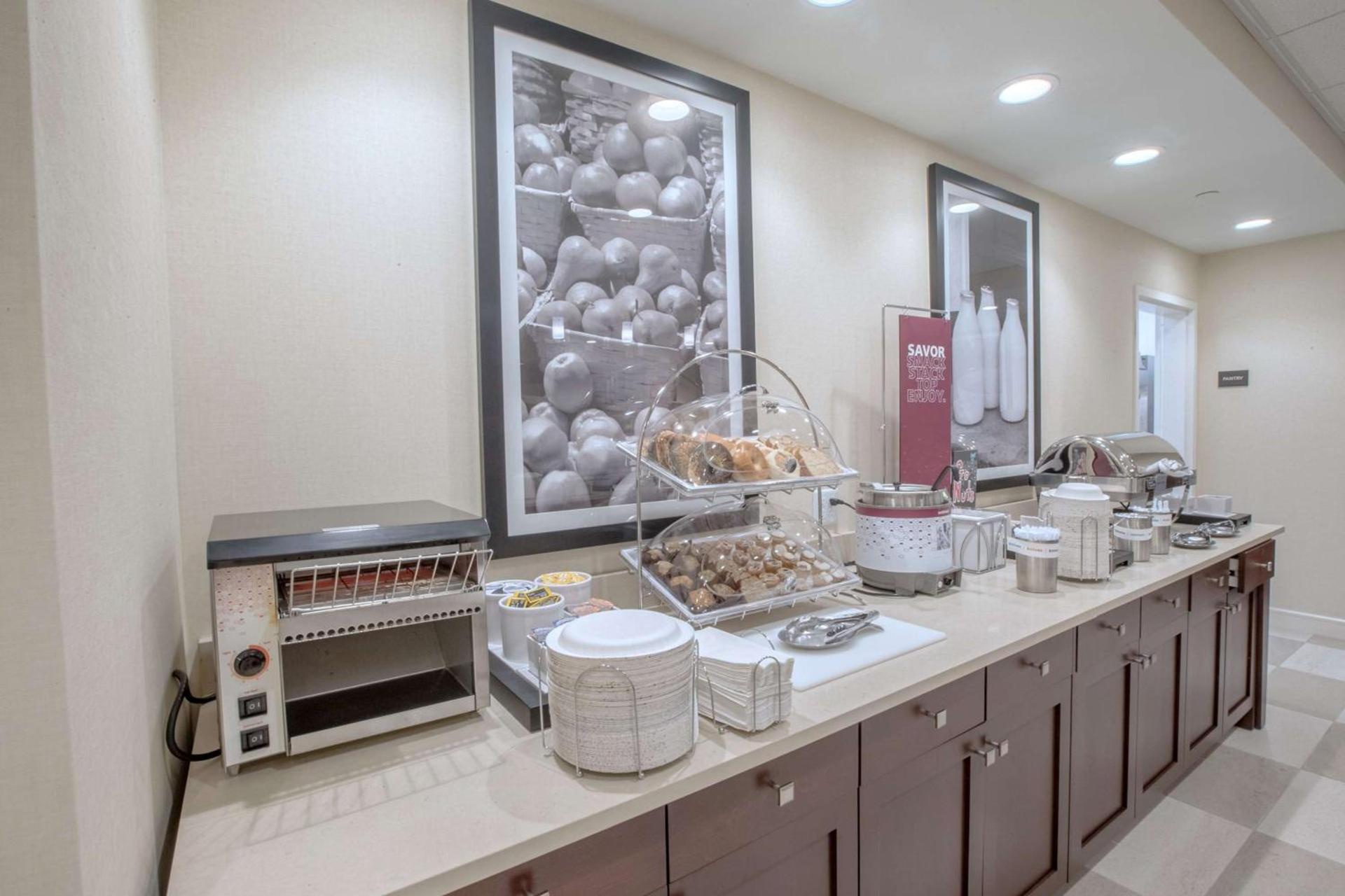 Hampton Inn by Hilton Amesbury, MA photo 10