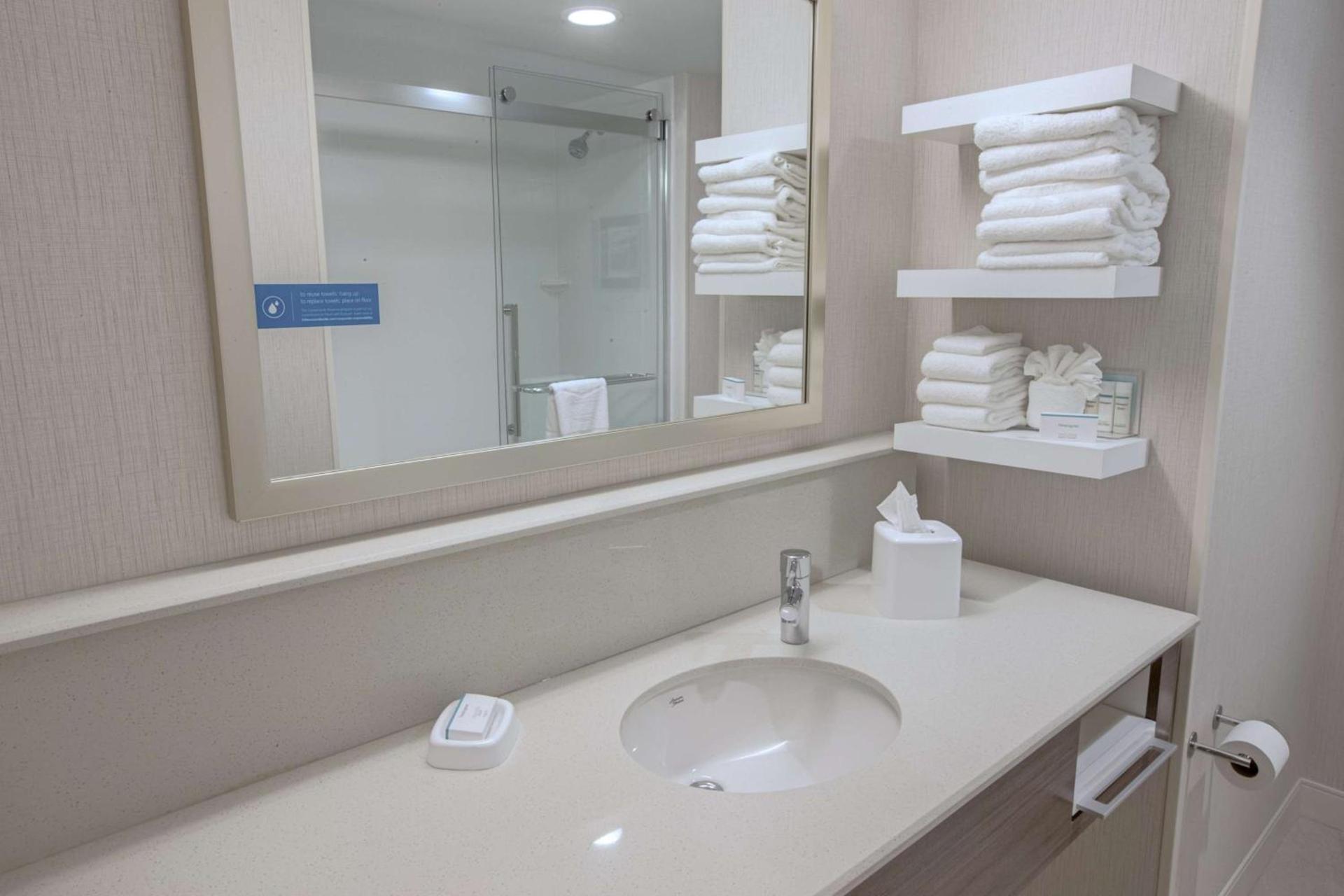 Hampton Inn by Hilton Amesbury, MA photo 26