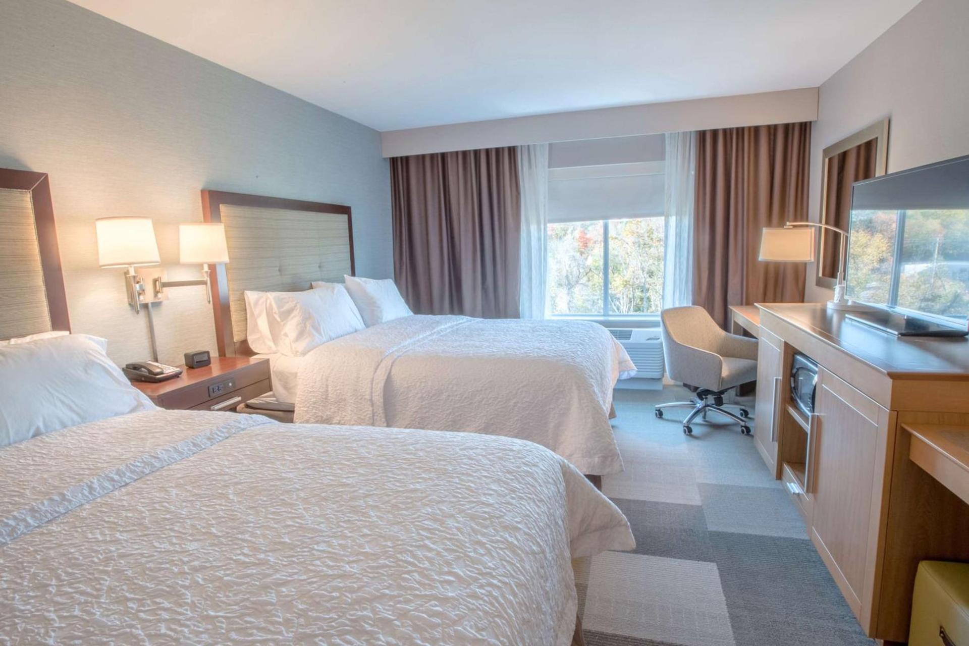 Hampton Inn by Hilton Amesbury, MA photo 27