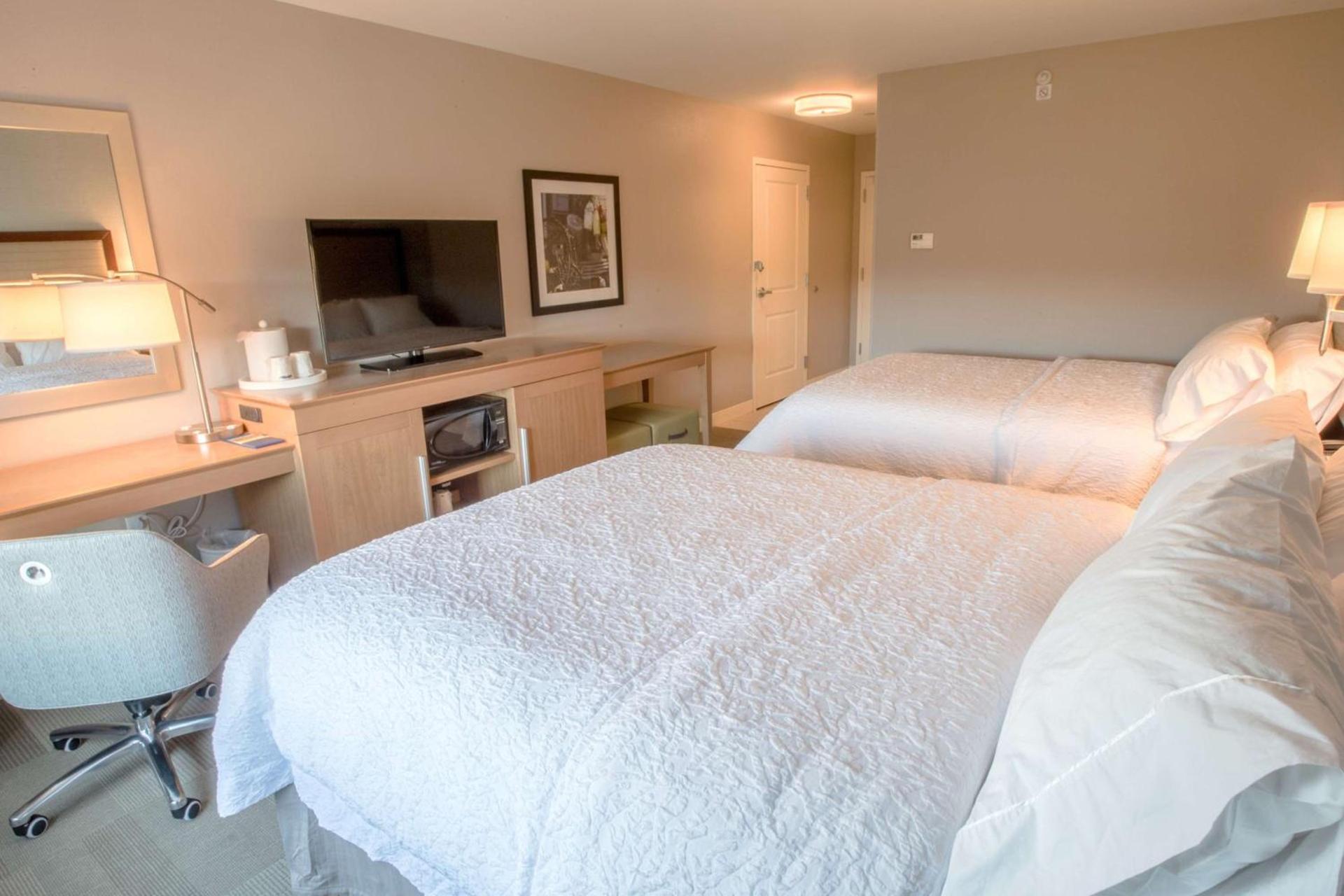 Hampton Inn by Hilton Amesbury, MA photo 33