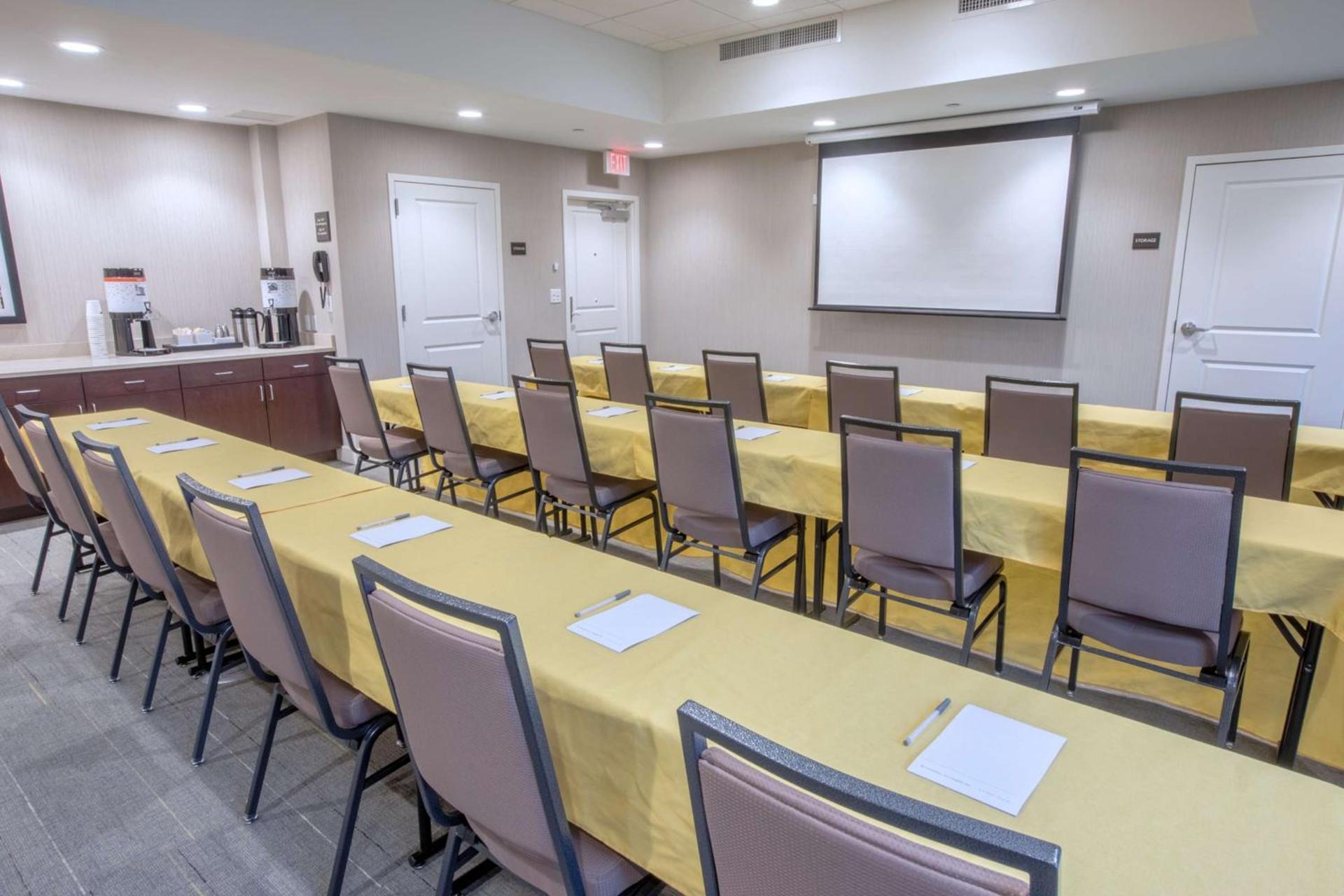Hampton Inn by Hilton Amesbury, MA photo 36