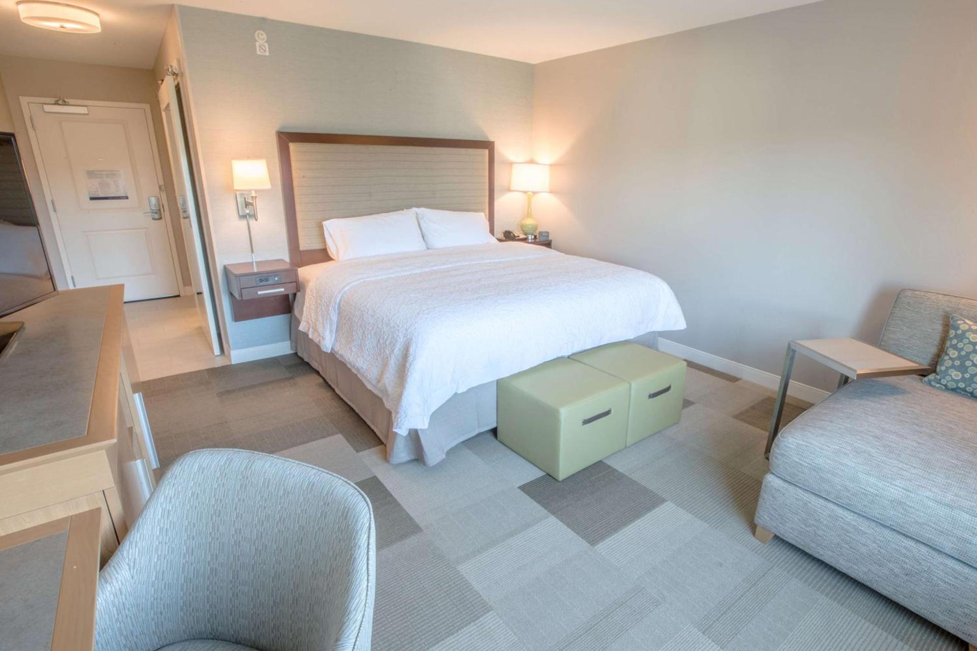 Hampton Inn by Hilton Amesbury, MA photo 37