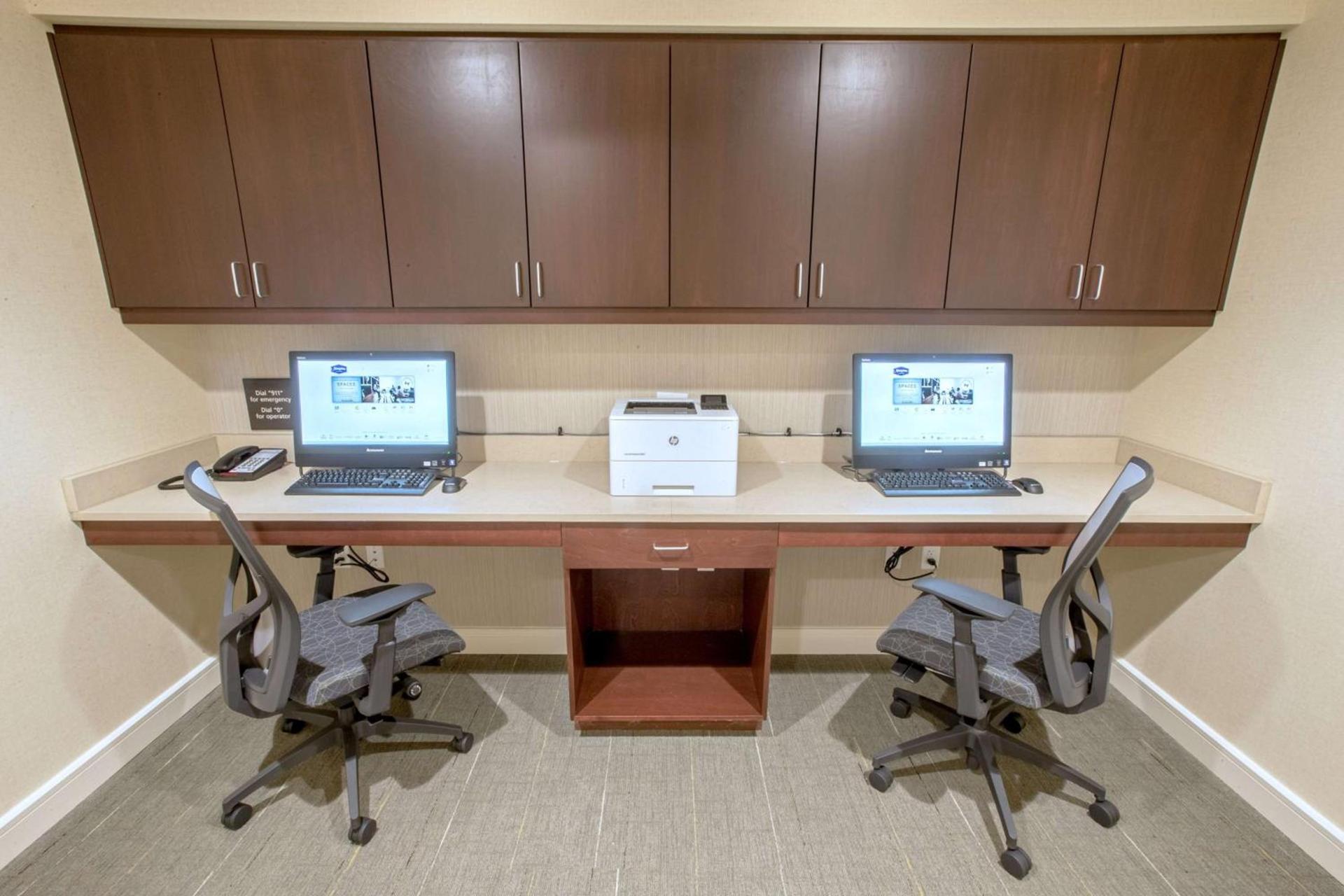 Hampton Inn by Hilton Amesbury, MA photo 38