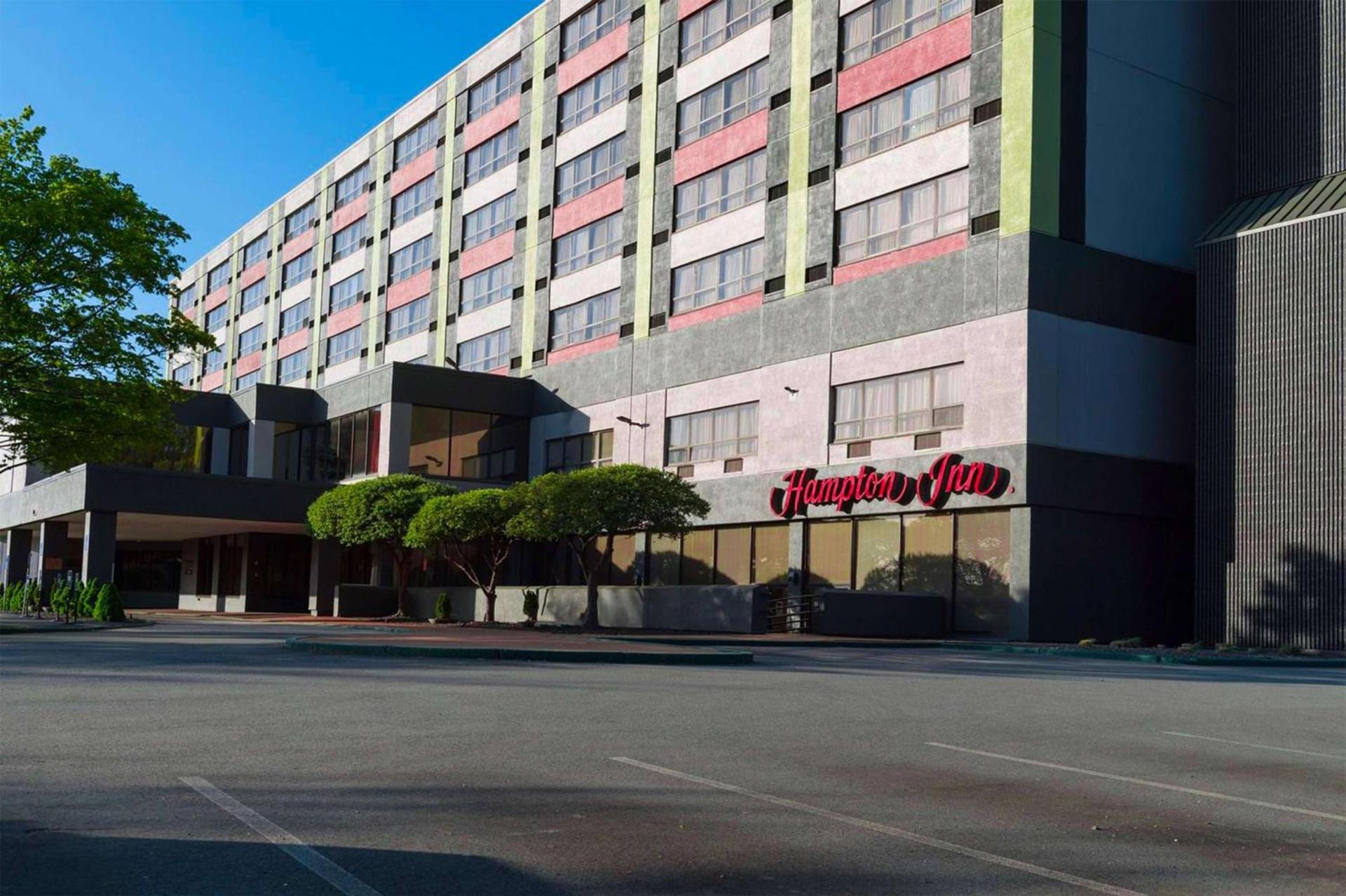 Hampton Inn Boston-Natick photo 2