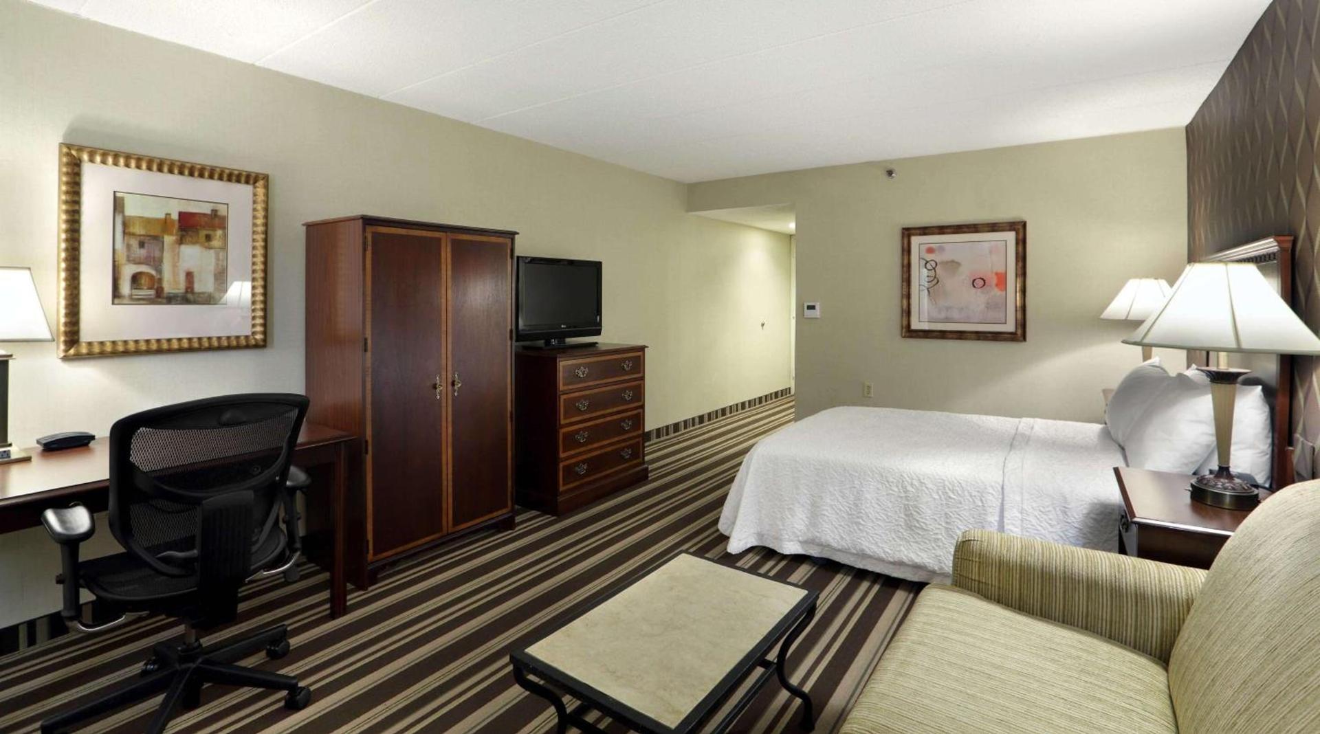 Hampton Inn Boston-Natick photo 41