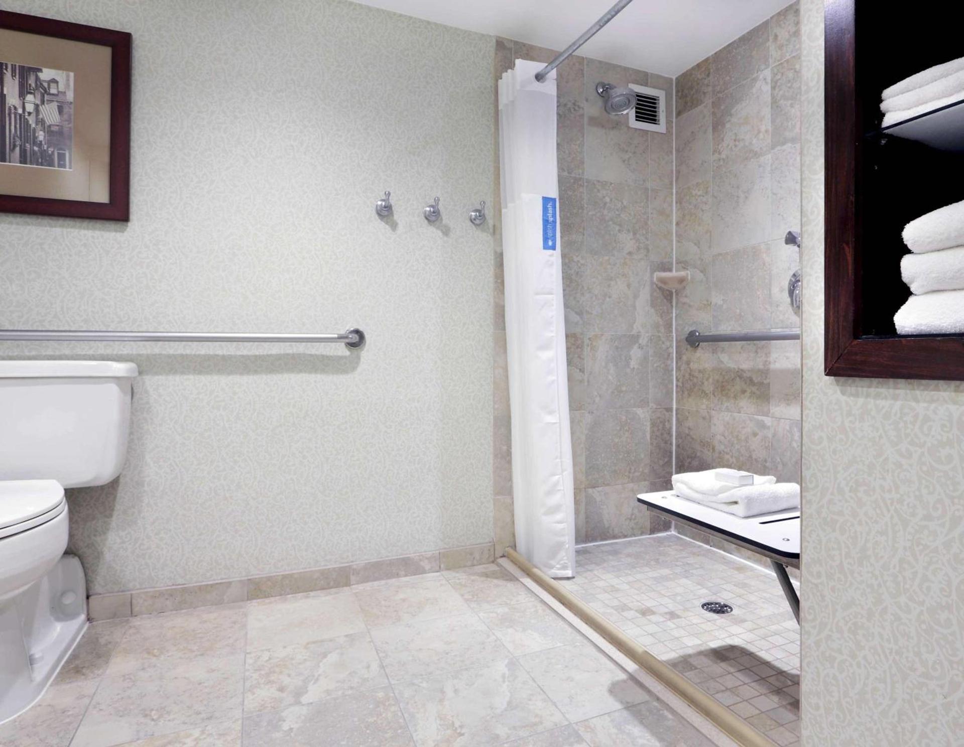 Hampton Inn Boston-Natick photo 18