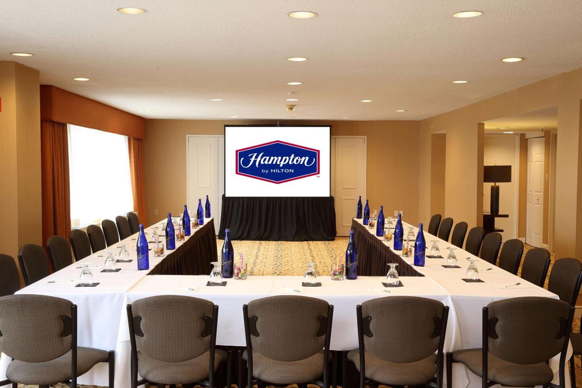 Hampton Inn Boston-Natick photo 37