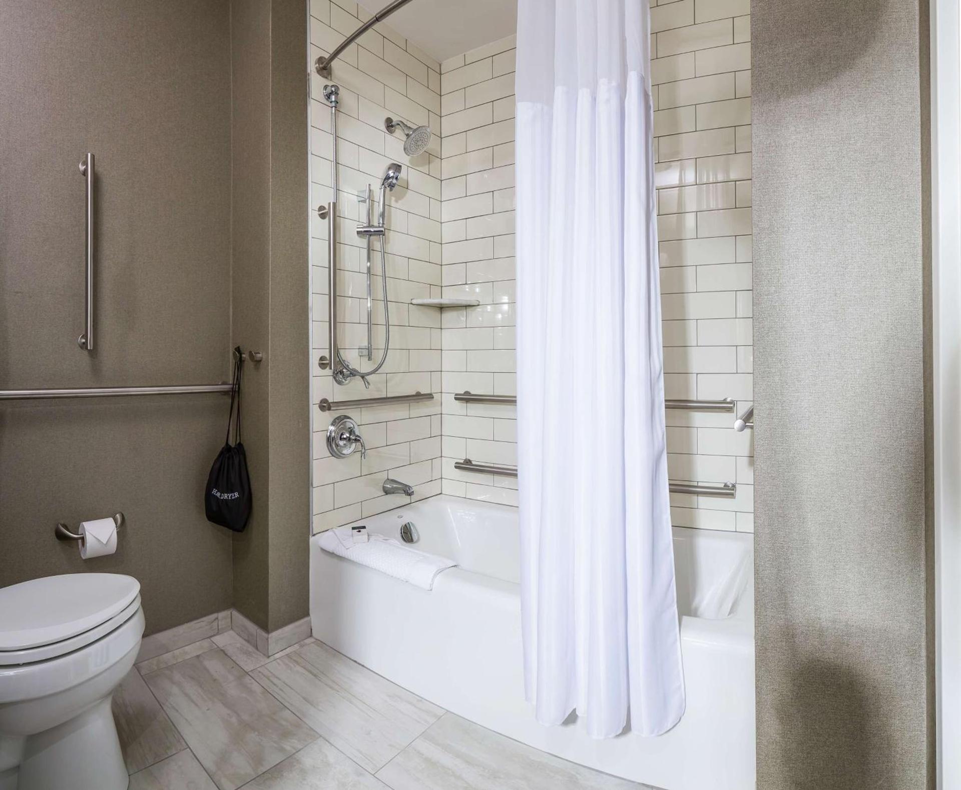 DoubleTree by Hilton Boston-Andover photo 30