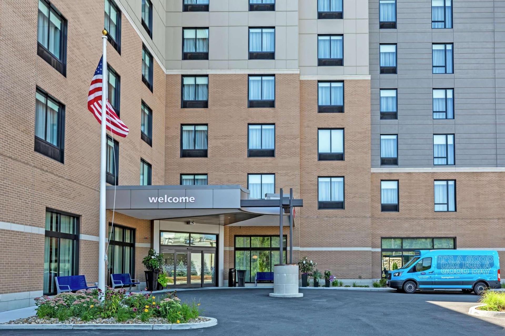 Hampton Inn & Suites Boston/Waltham photo 3