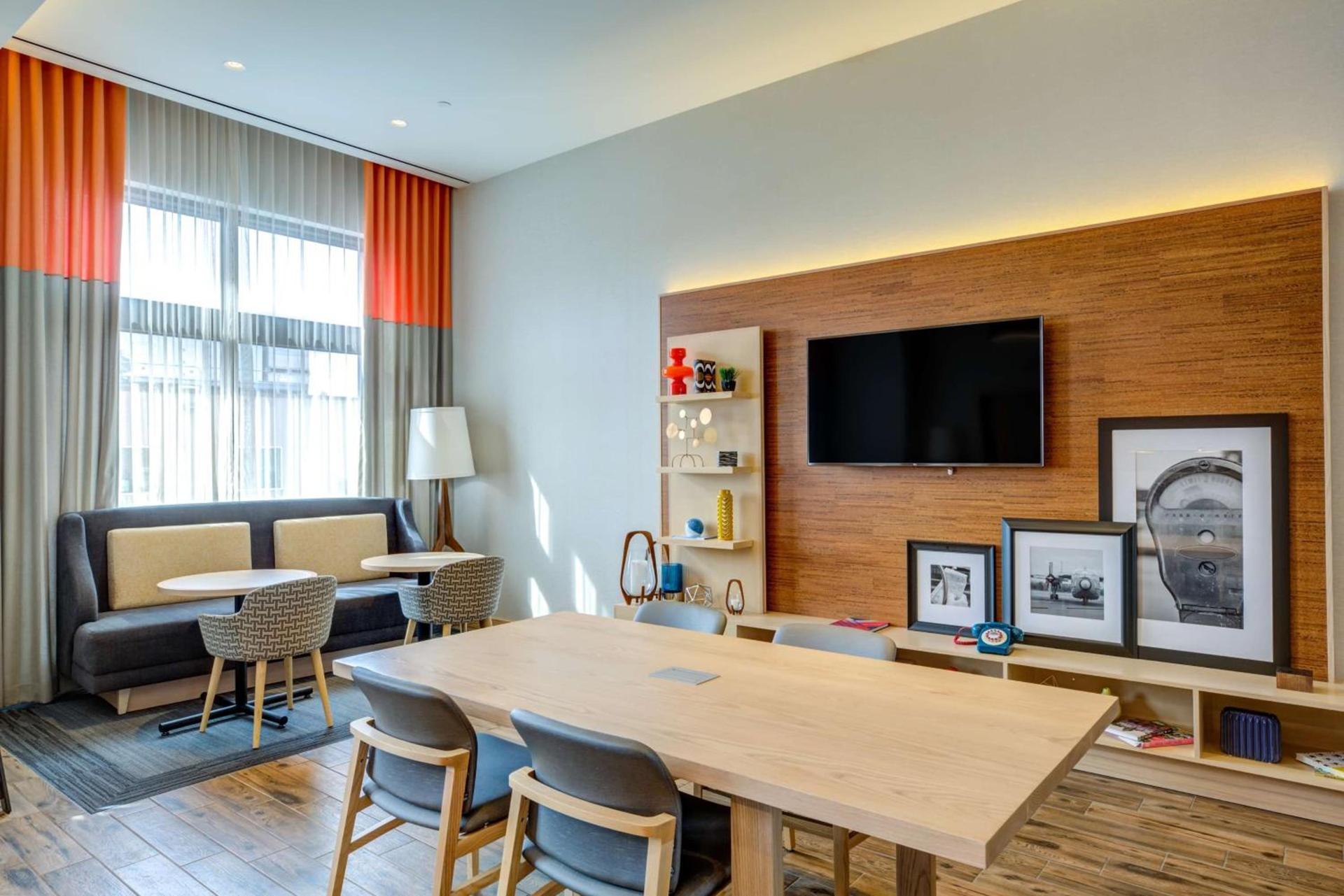 Hampton Inn & Suites Boston/Waltham photo 9