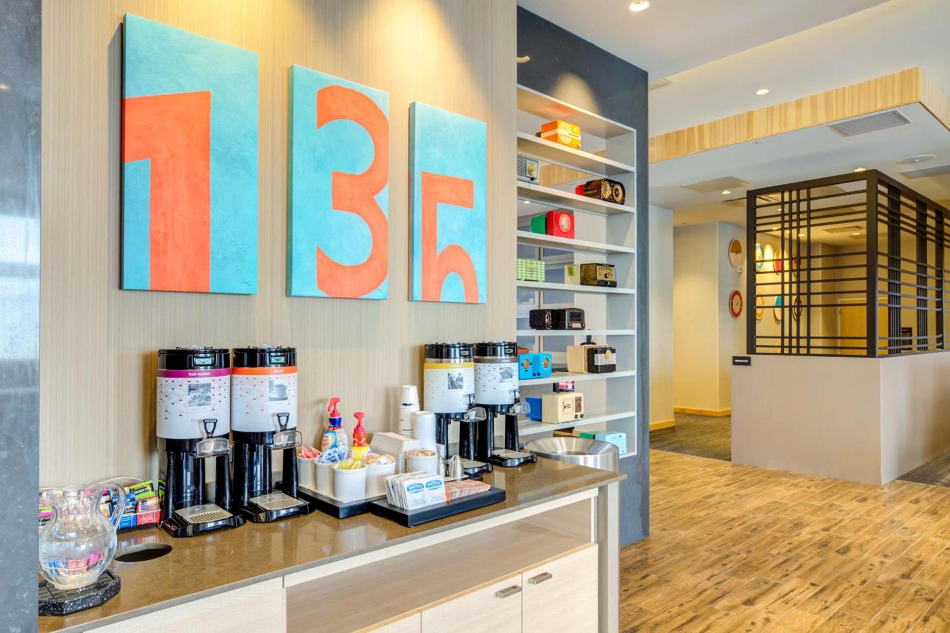Hampton Inn & Suites Boston/Waltham photo 10