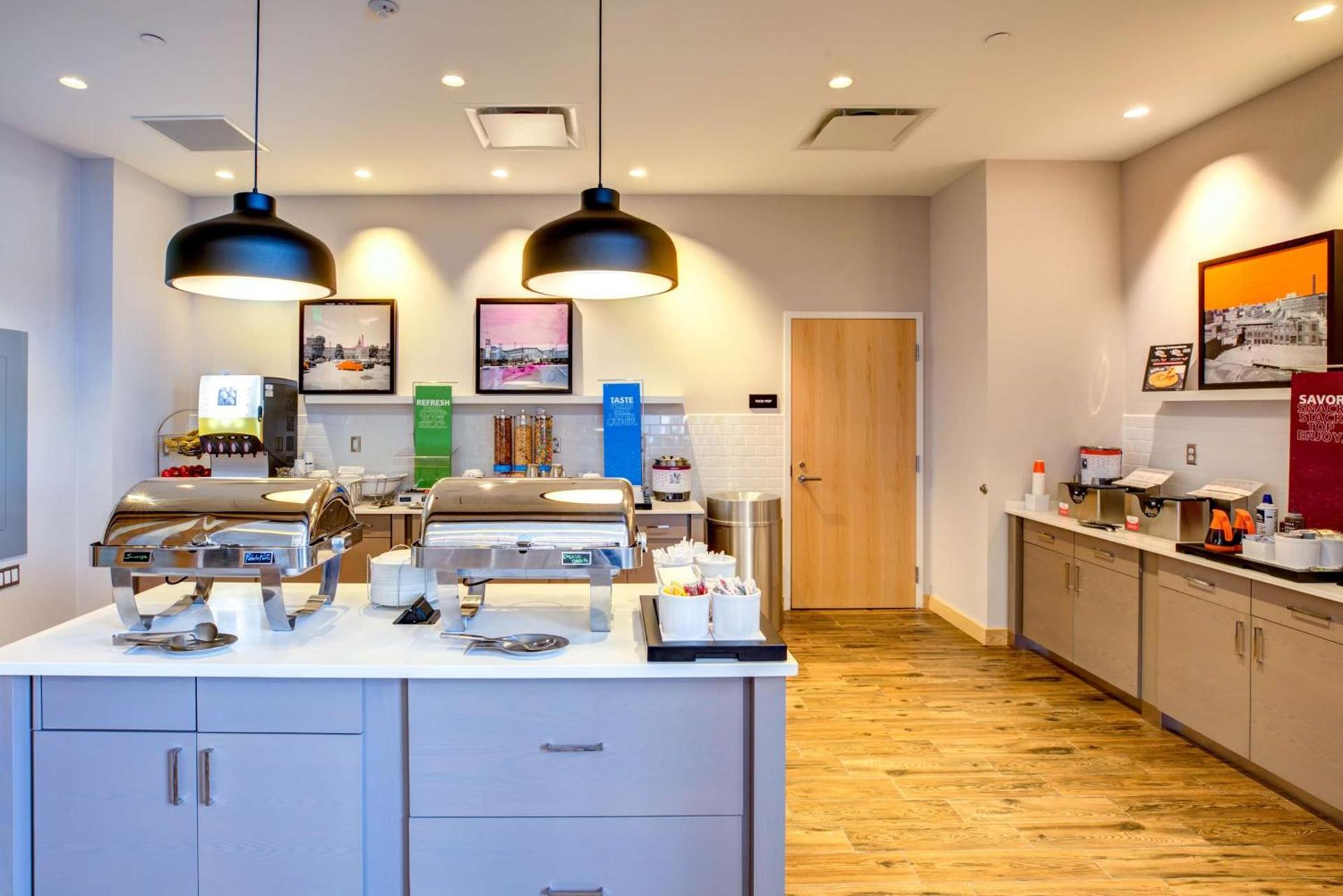 Hampton Inn & Suites Boston/Waltham photo 12
