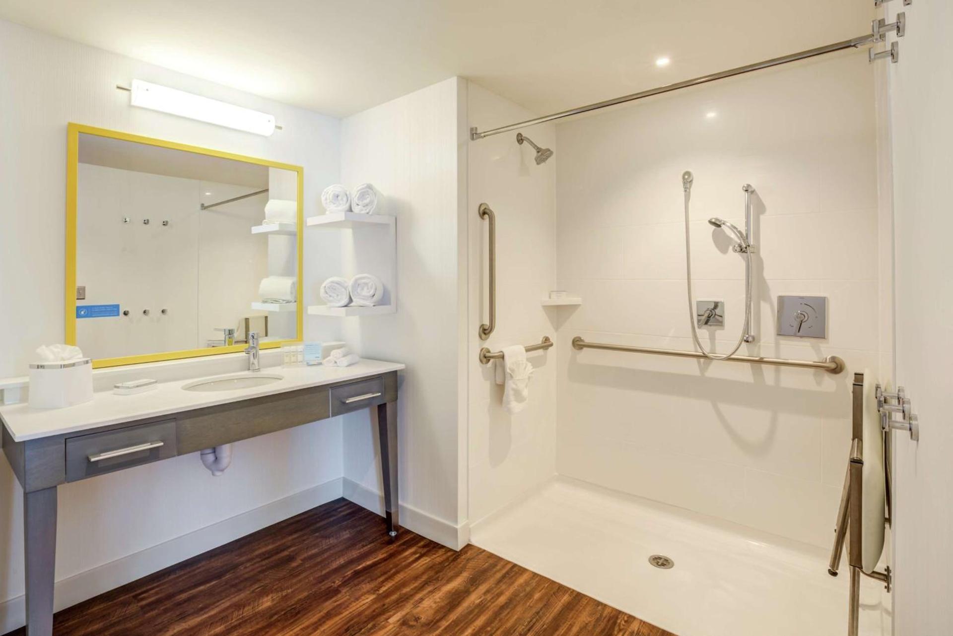 Hampton Inn & Suites Boston/Waltham photo 17