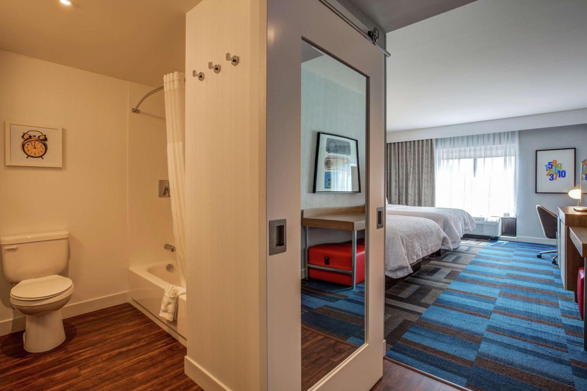 Hampton Inn & Suites Boston/Waltham photo 21