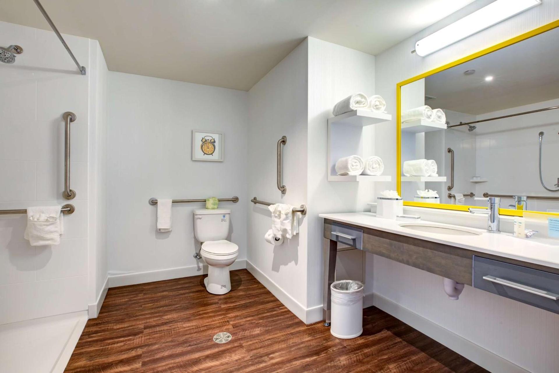 Hampton Inn & Suites Boston/Waltham photo 25