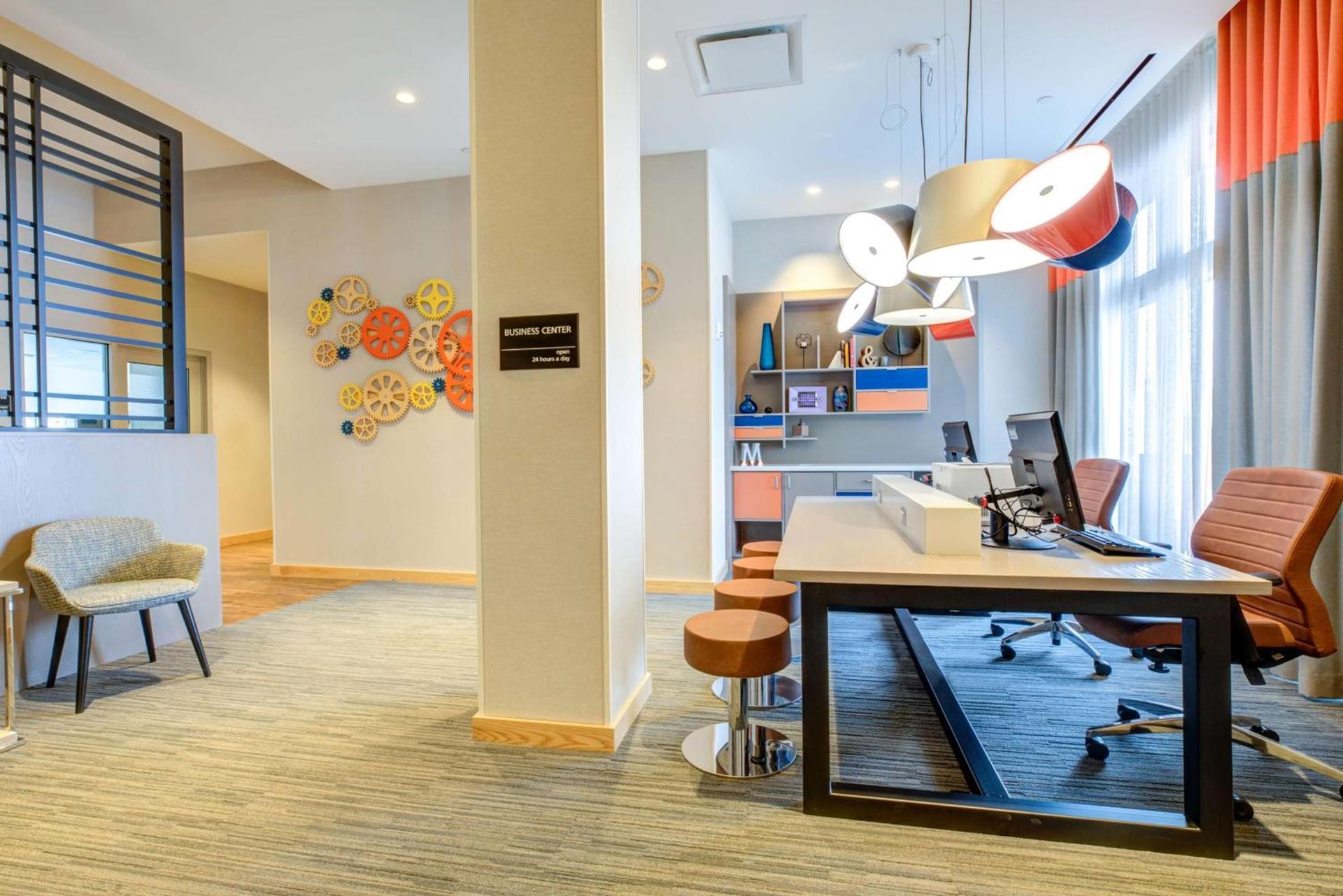 Hampton Inn & Suites Boston/Waltham photo 41