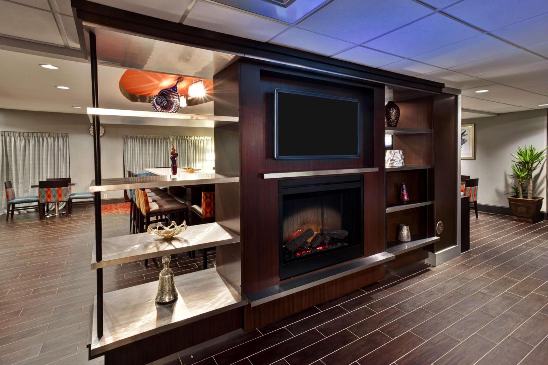 Hampton Inn Bowie photo 7