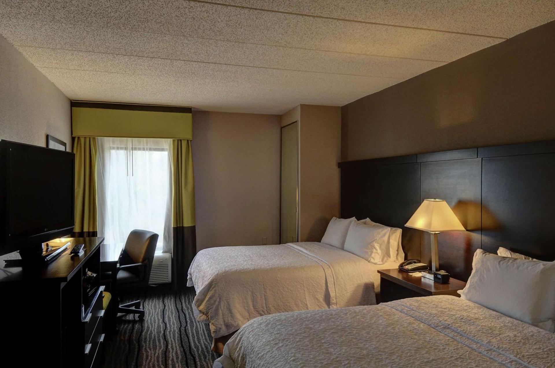 Hampton Inn Bowie photo 18