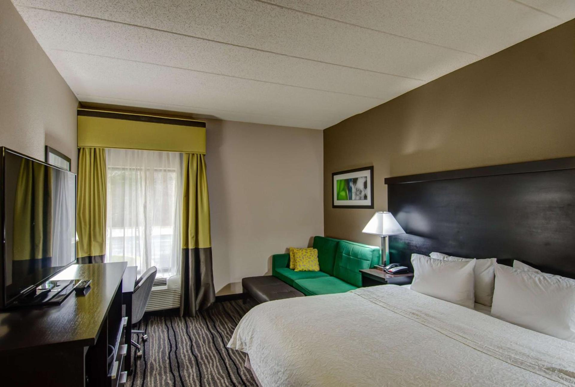 Hampton Inn Bowie photo 19