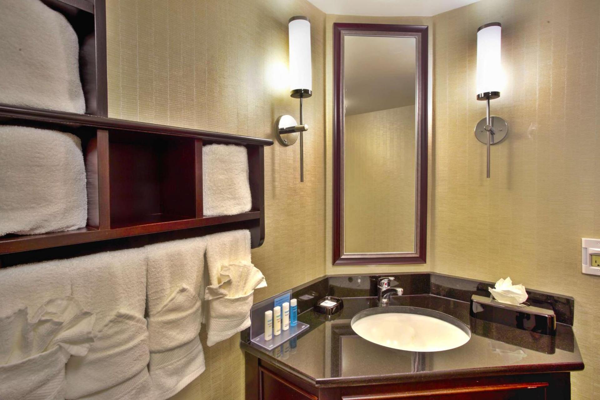 Hampton Inn Bowie photo 22