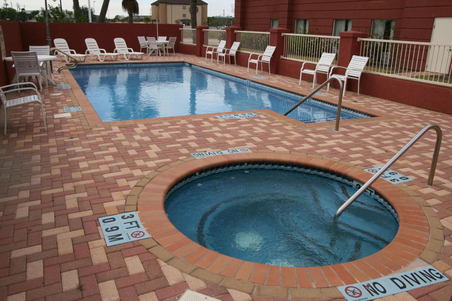 Hampton Inn and Suites-Brownsville photo 3