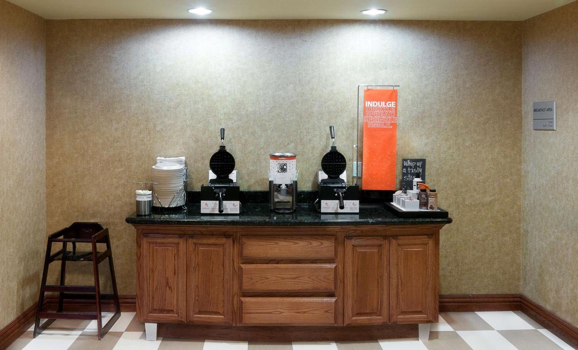 Hampton Inn and Suites-Brownsville photo 5