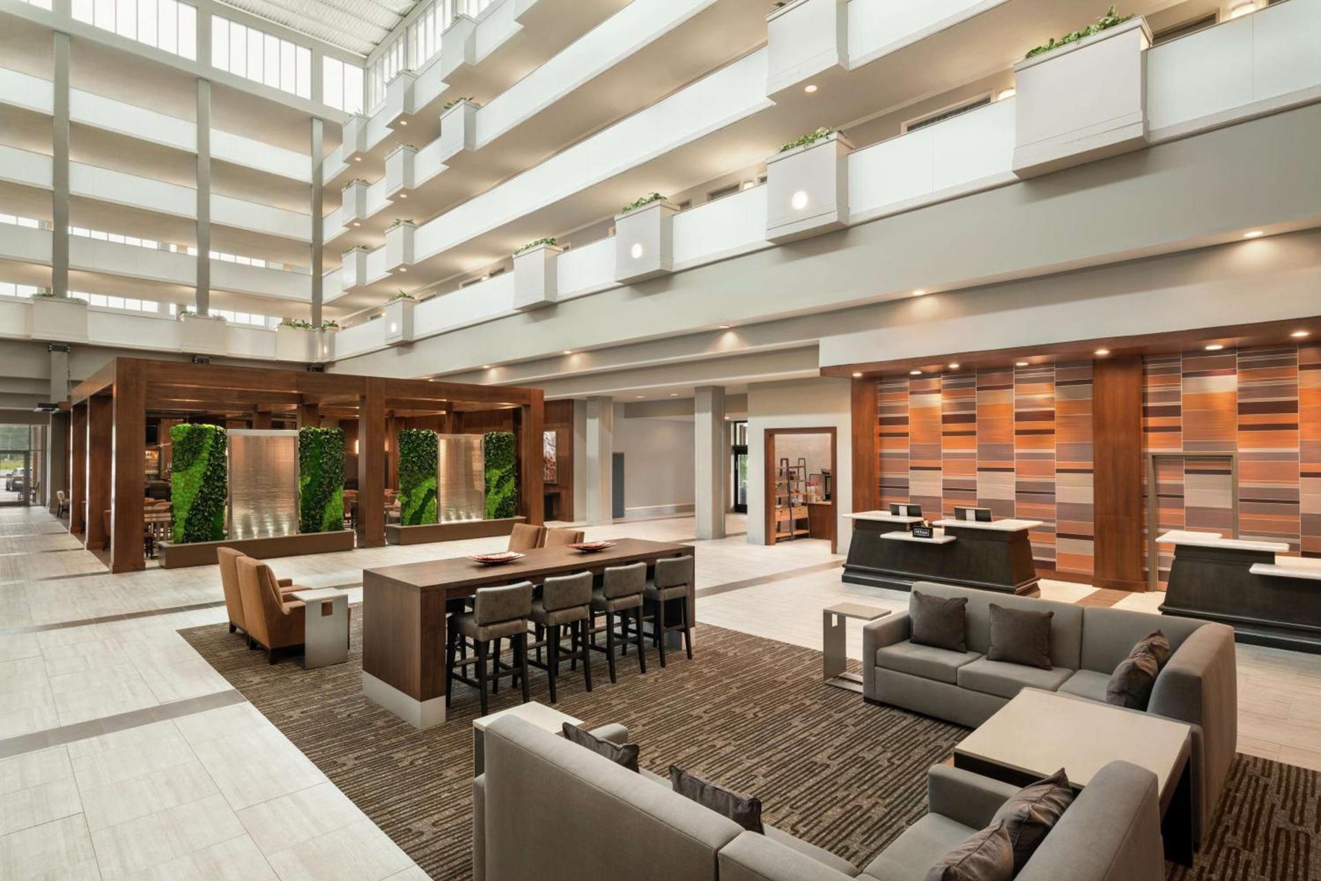 Embassy Suites Brunswick photo 5