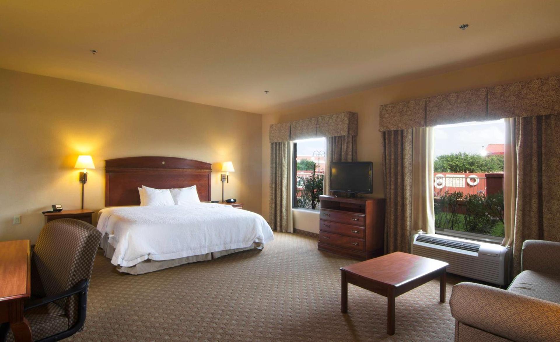 Hampton Inn and Suites-Brownsville photo 13