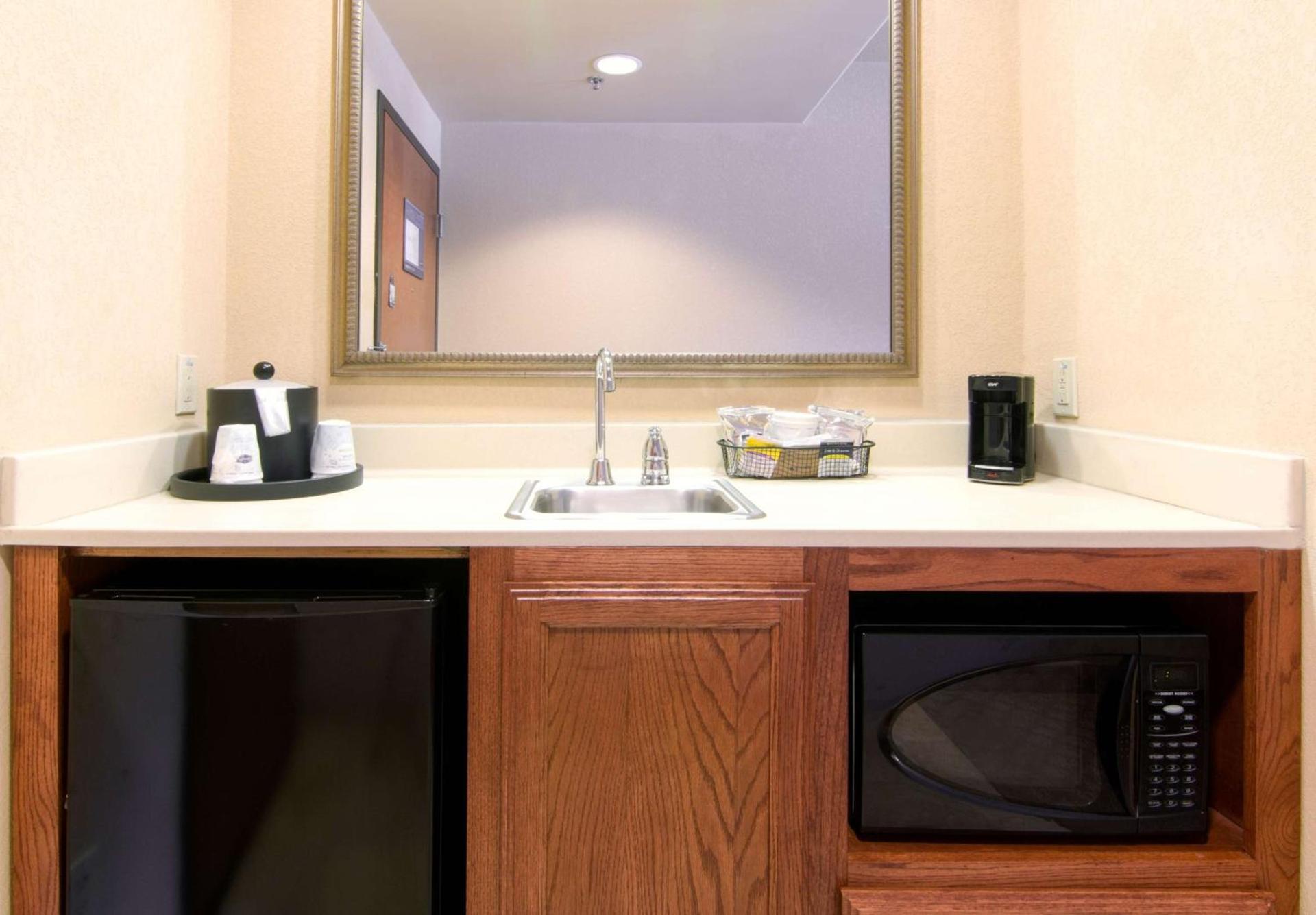 Hampton Inn and Suites-Brownsville photo 19