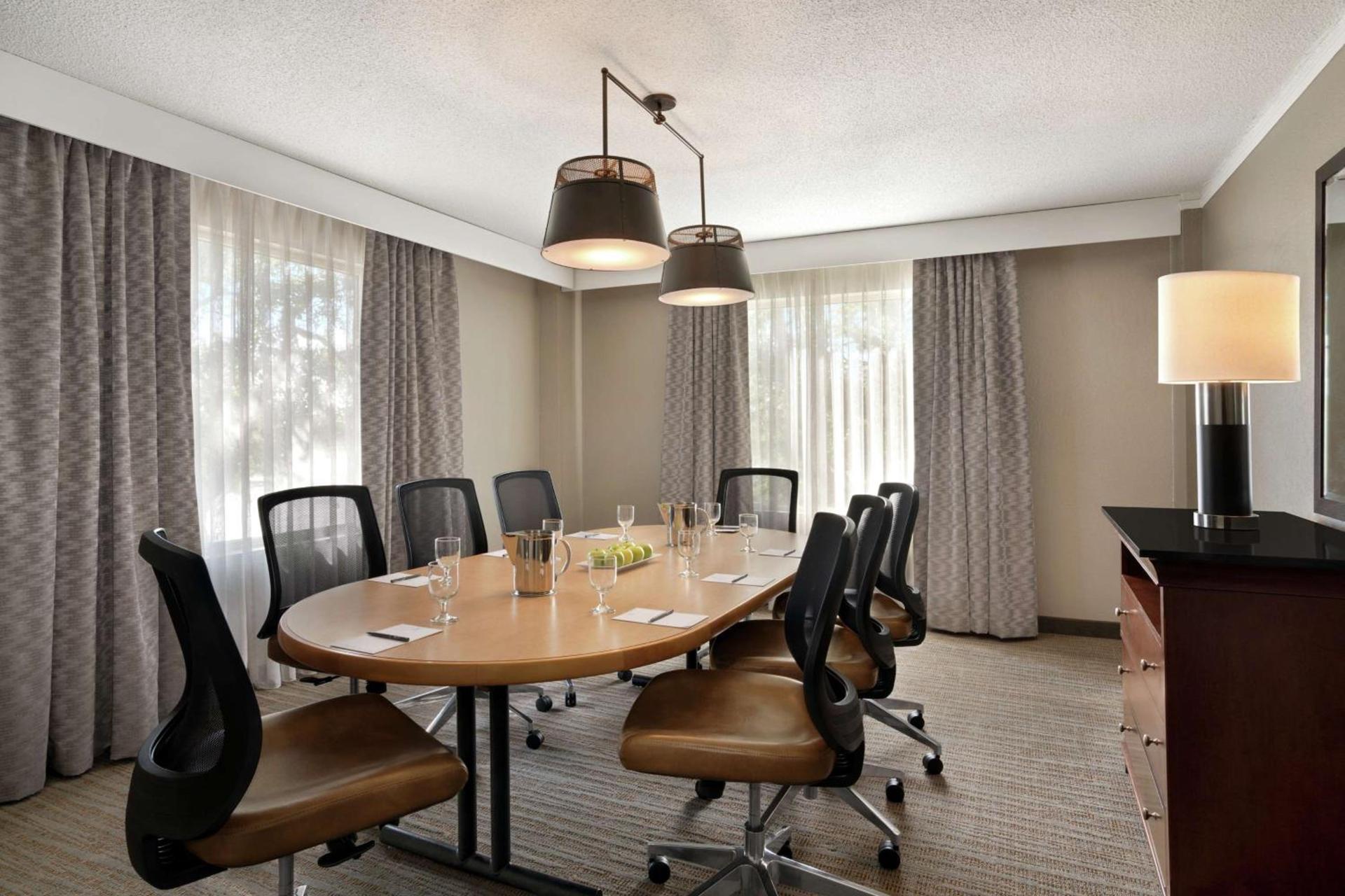 Embassy Suites Brunswick photo 13