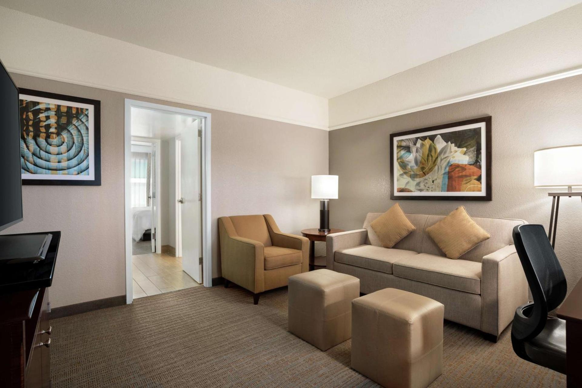 Embassy Suites Brunswick photo 17