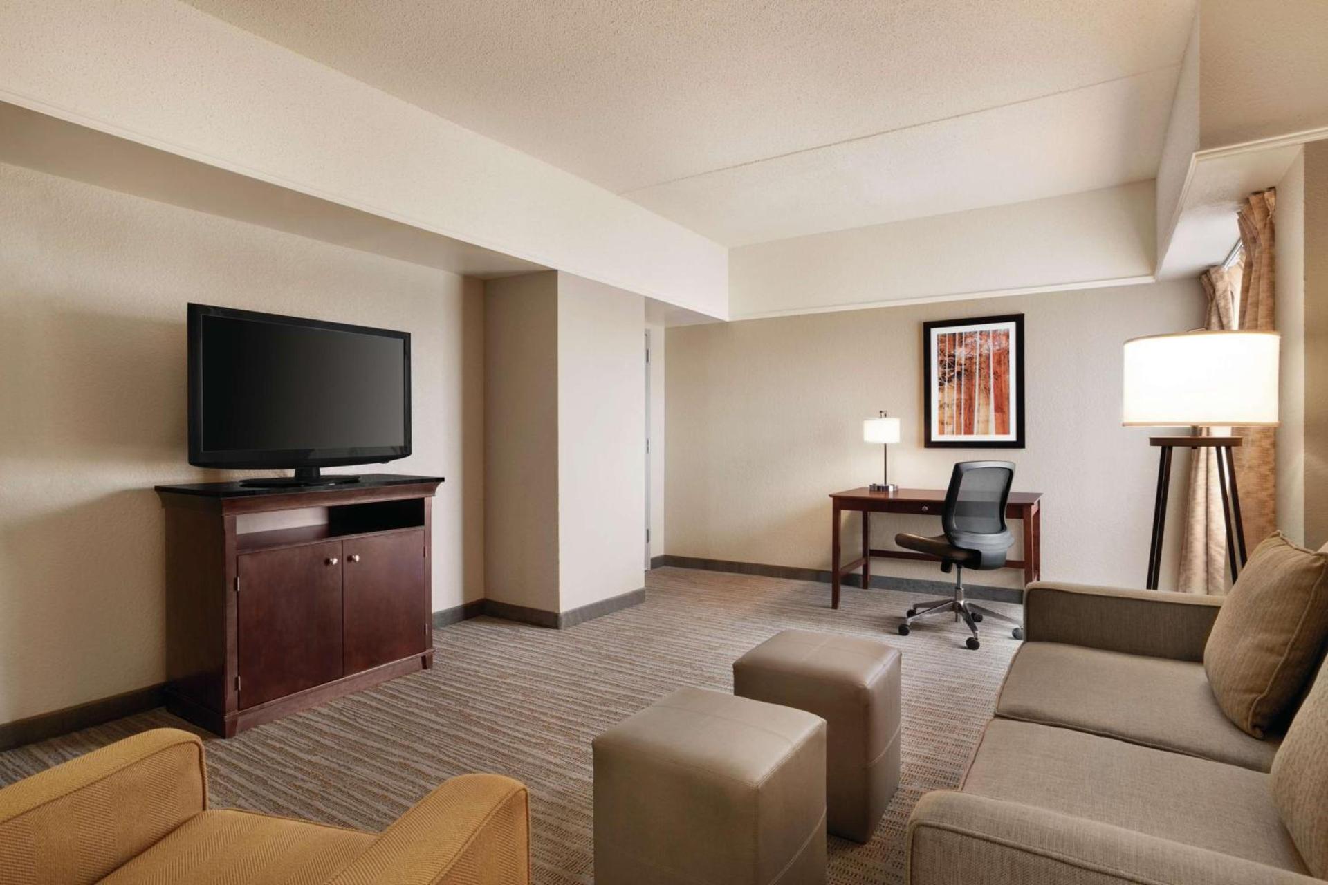 Embassy Suites Brunswick photo 25