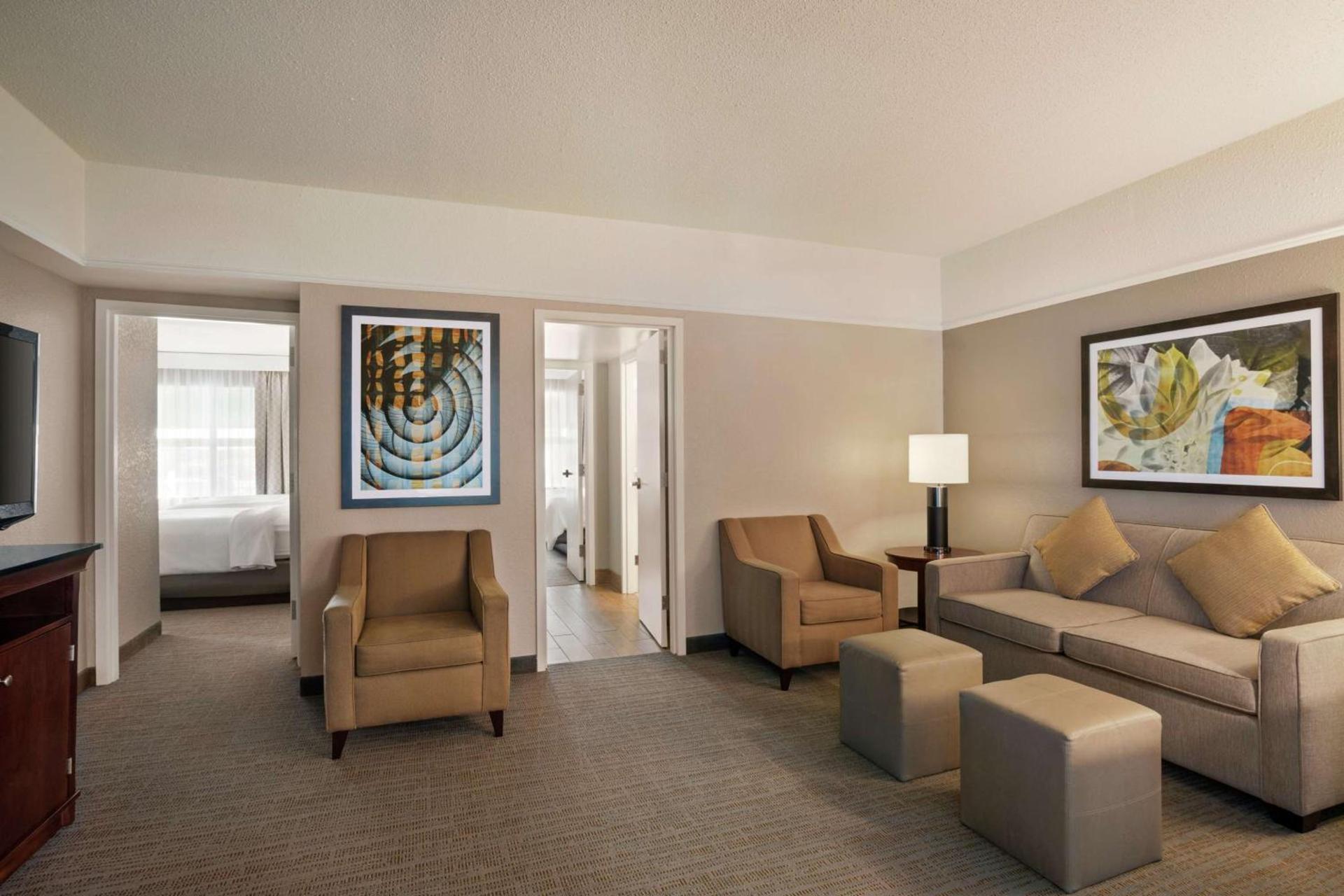 Embassy Suites Brunswick photo 44